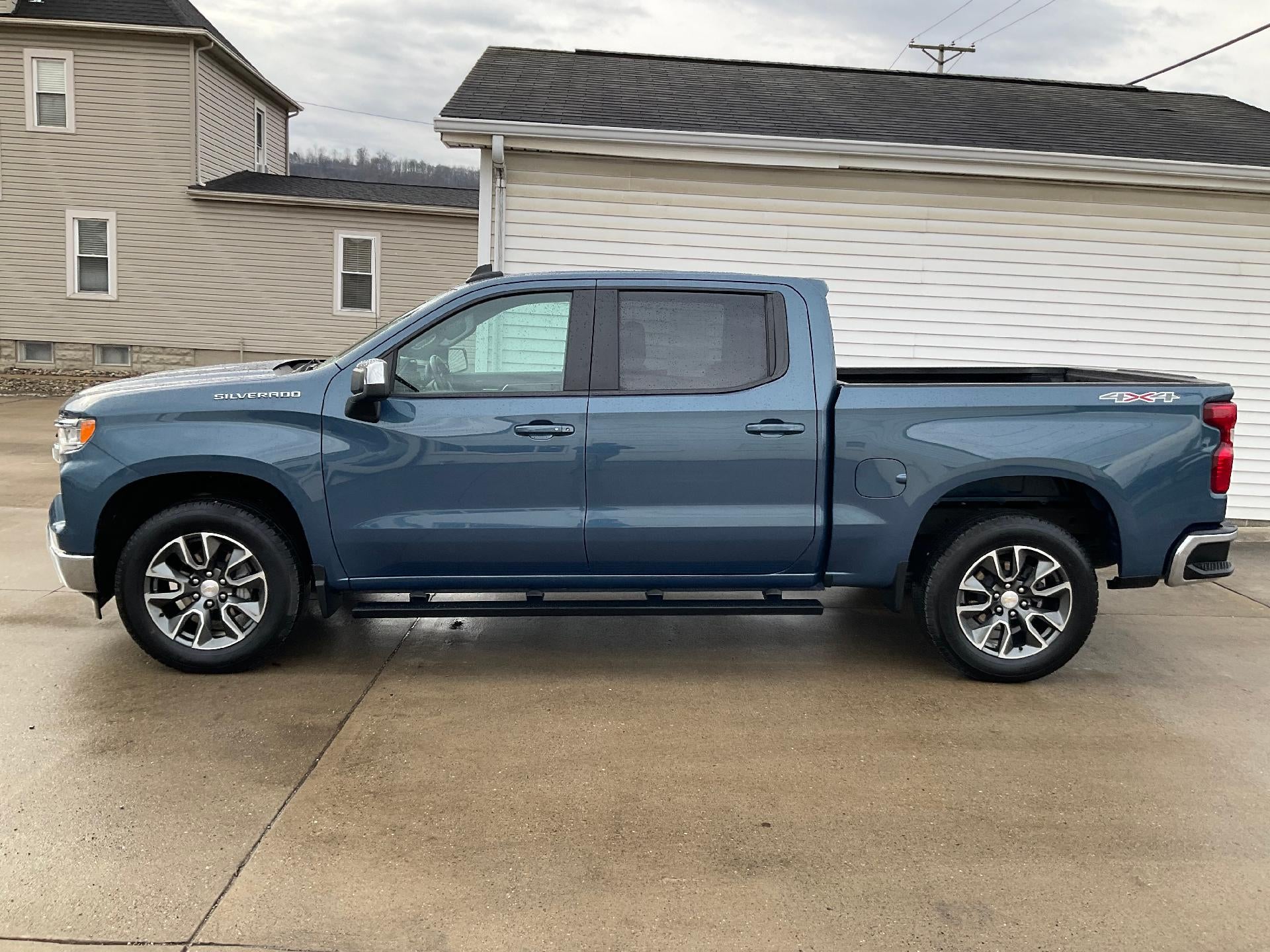 2024 Chevrolet Silverado 1500 LT (2FL)