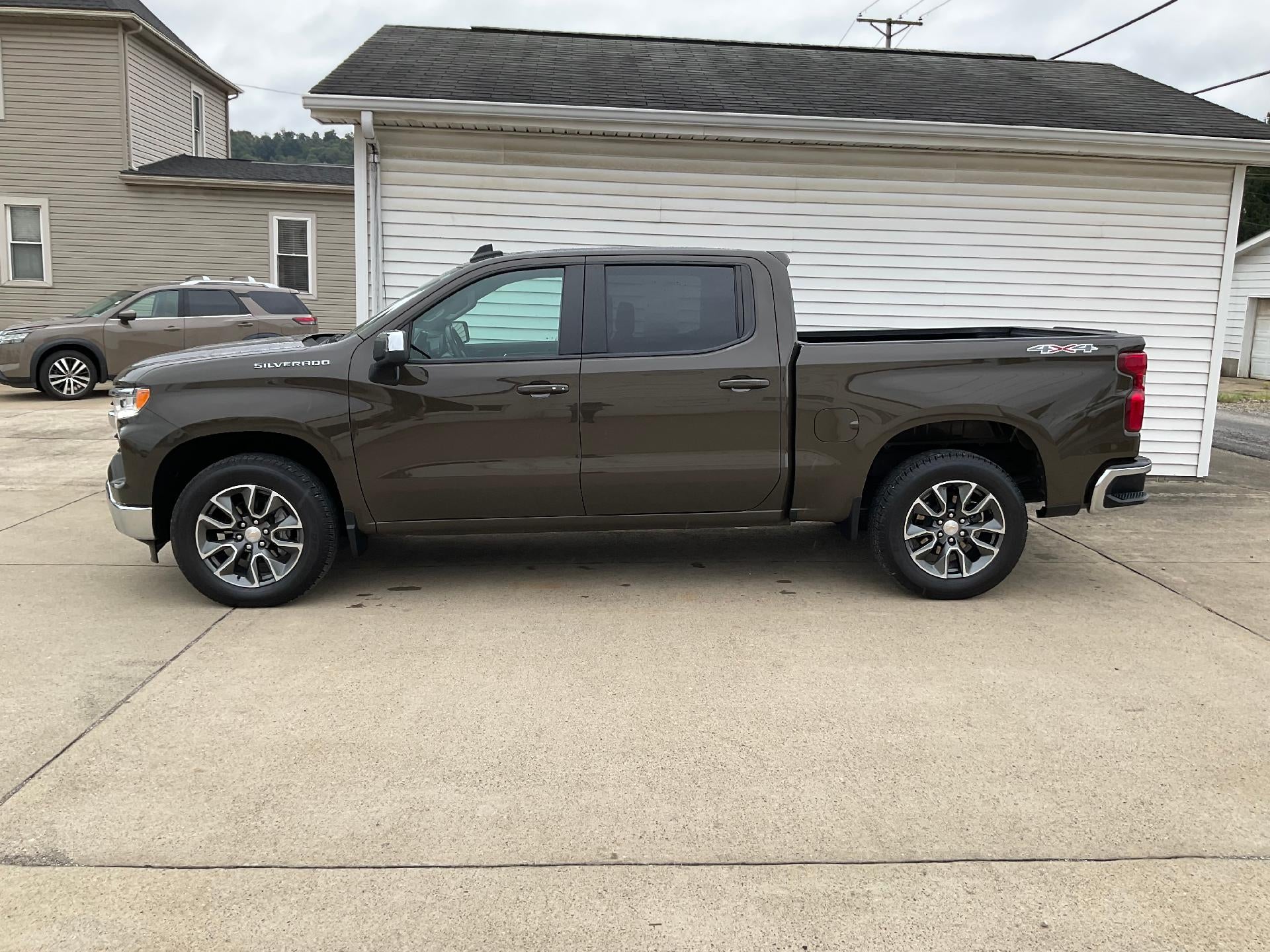 2024 Chevrolet Silverado 1500 LT (2FL)