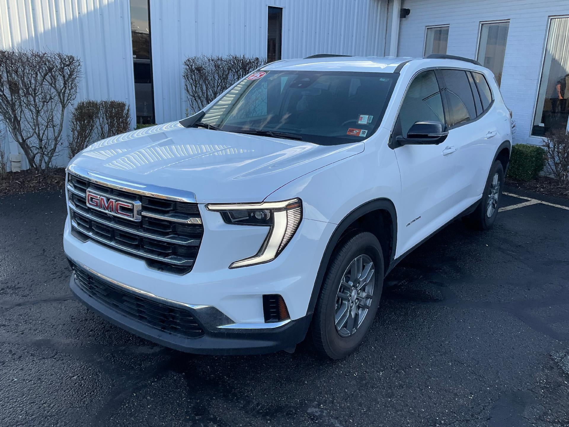 2025 GMC Acadia Elevation
