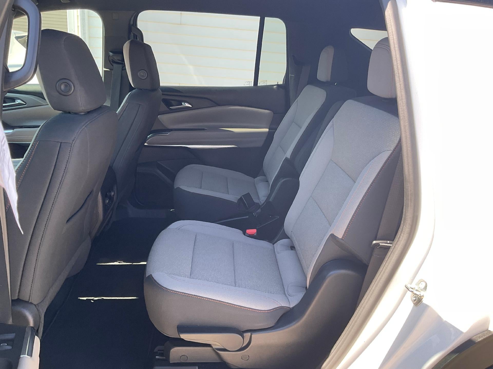 2026 Chevrolet Traverse AWD LT