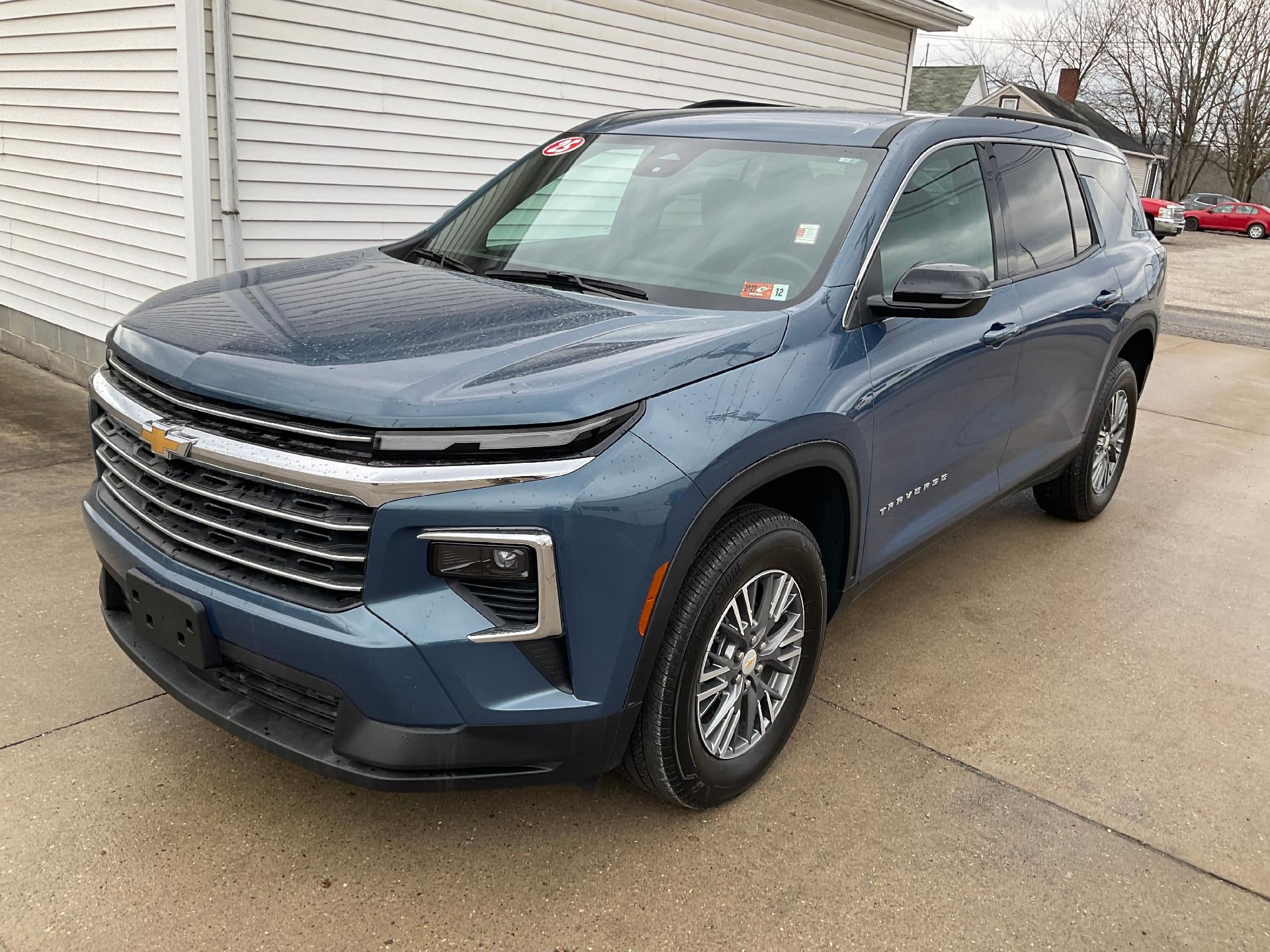 2025 Chevrolet Traverse LT