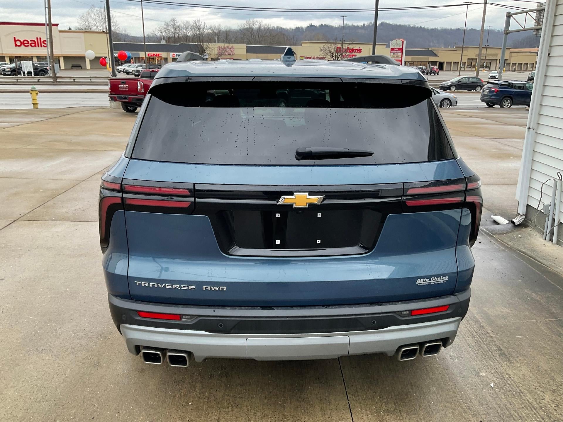 2025 Chevrolet Traverse LT