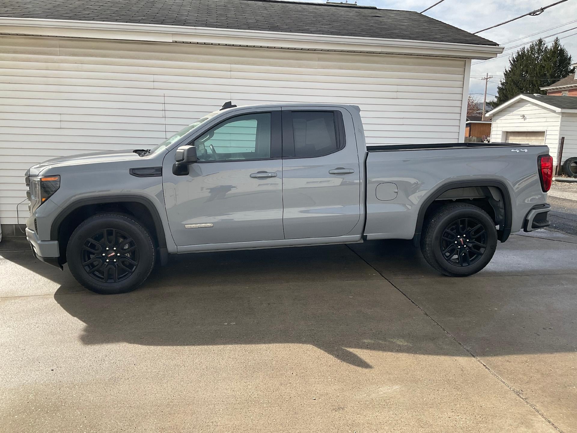 2024 GMC Sierra 1500 Elevation
