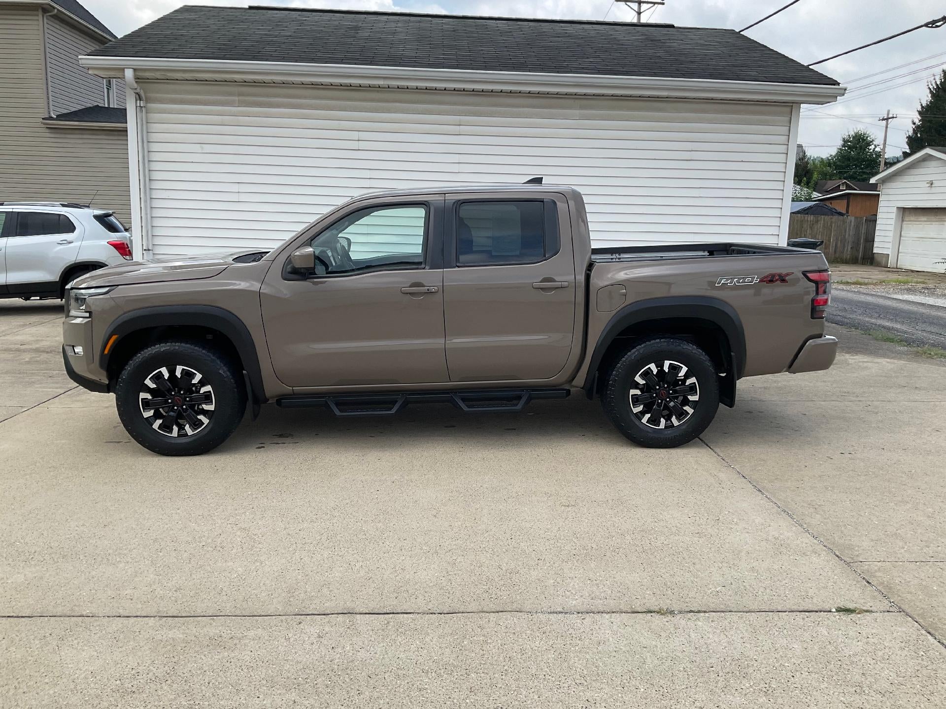 2023 Nissan Frontier Base