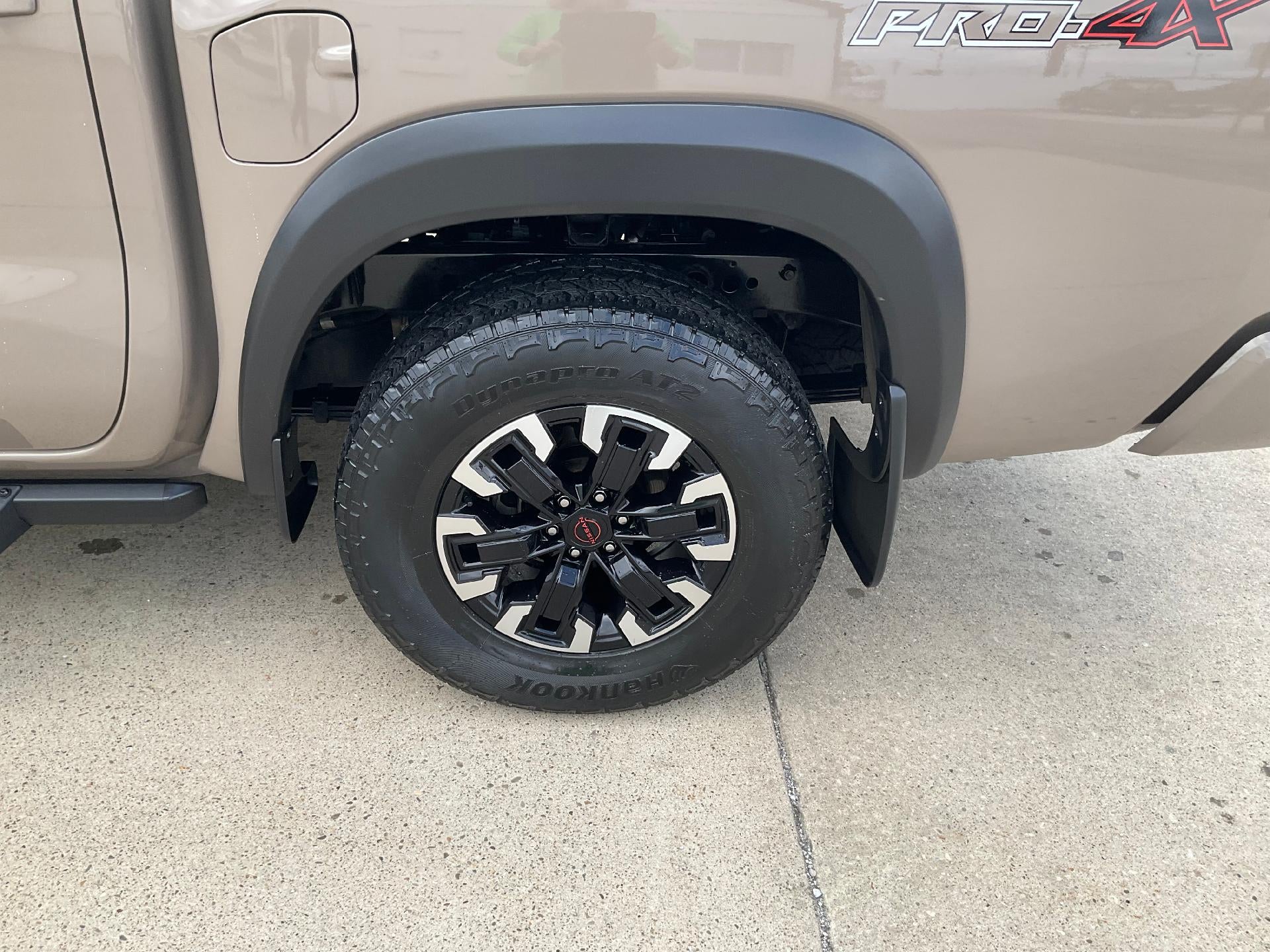 2023 Nissan Frontier Base