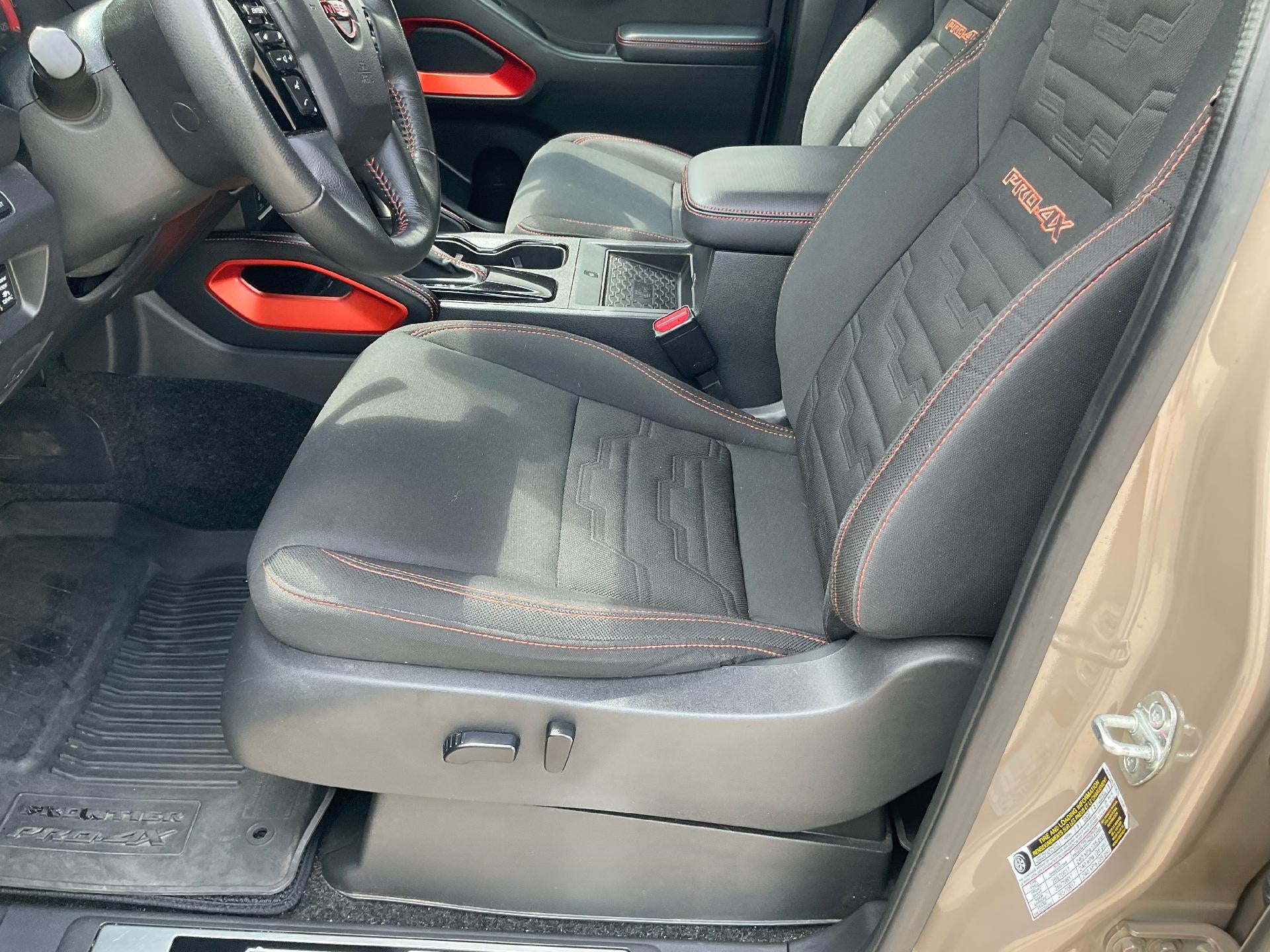 2023 Nissan Frontier Base