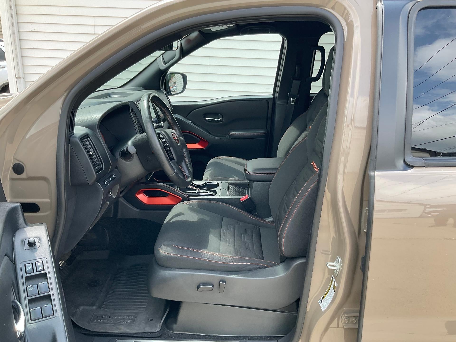 2023 Nissan Frontier Base