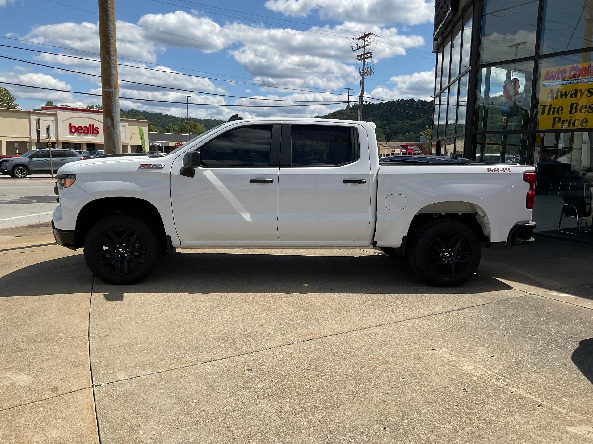 2022 Chevrolet Silverado 1500 Custom Trail Boss