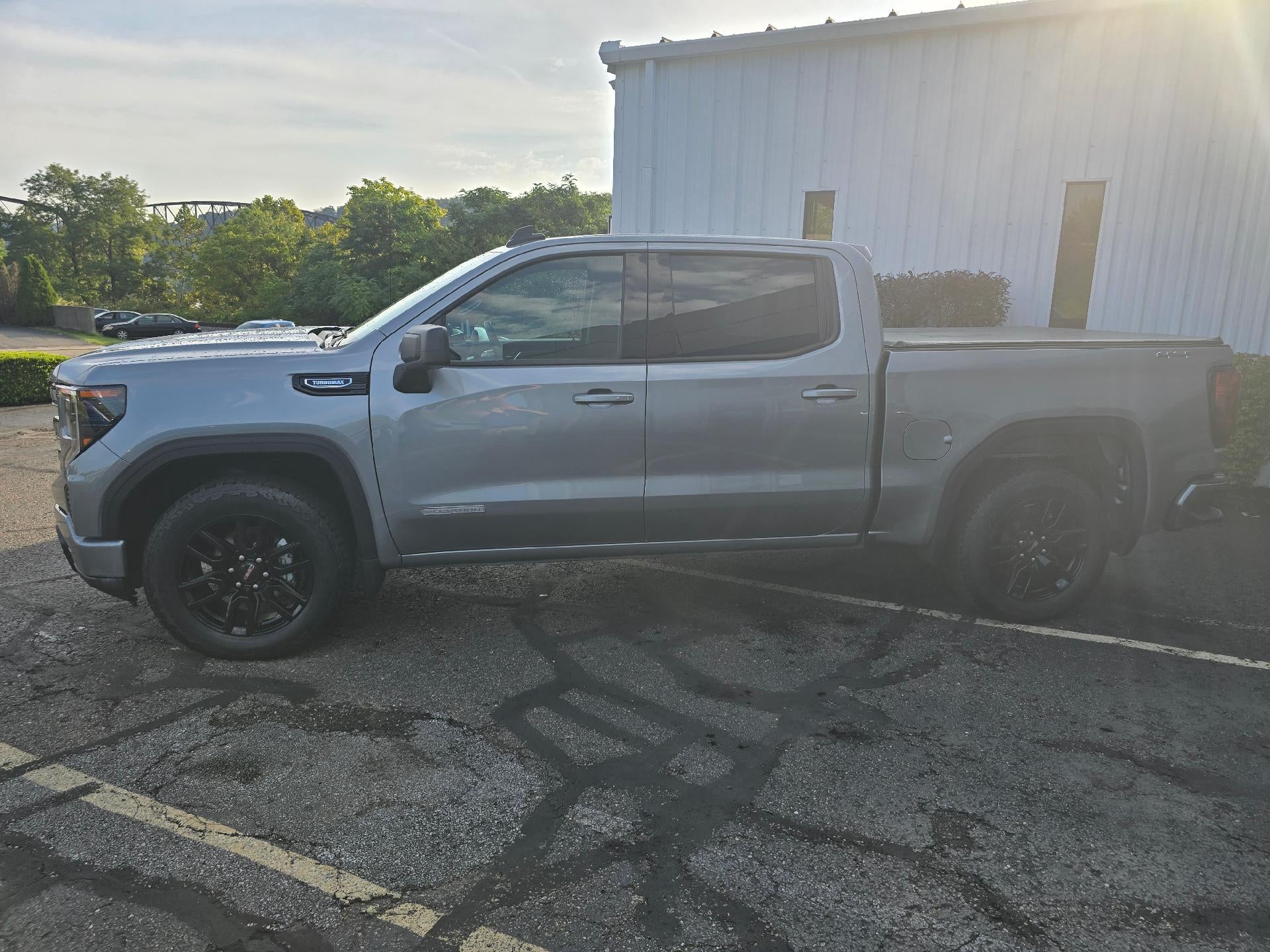 2025 GMC Sierra 1500 Elevation