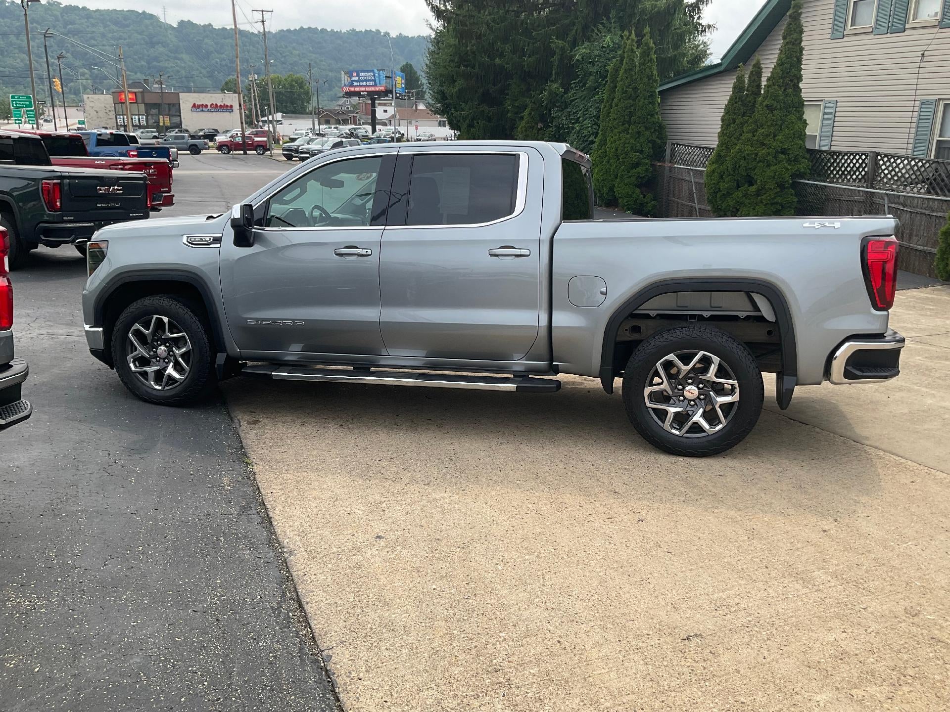 2024 GMC Sierra 1500 SLE