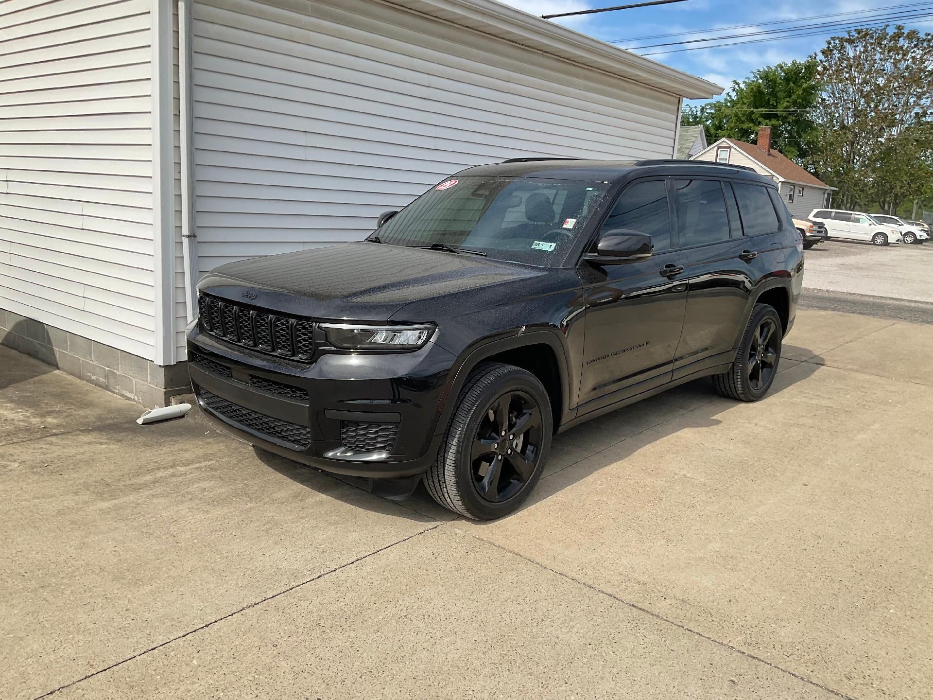 2023 Jeep Grand Cherokee L Laredo 4x4