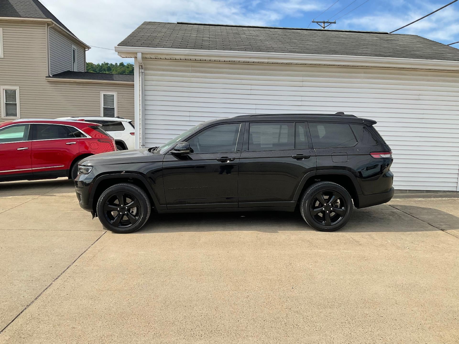 2023 Jeep Grand Cherokee L Laredo 4x4