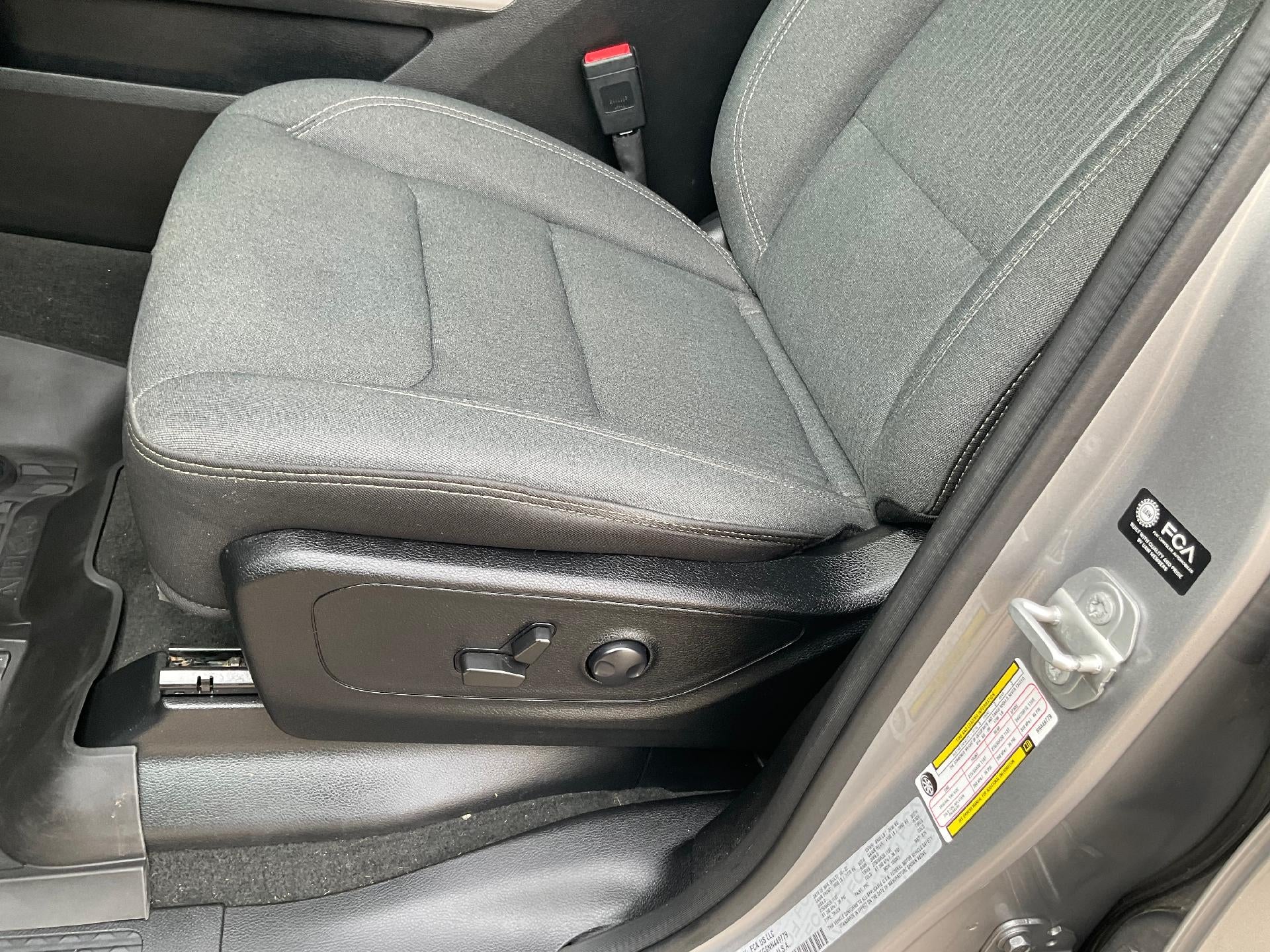 2022 RAM 1500 Big Horn 4x4 Crew Cab 5'7" Box