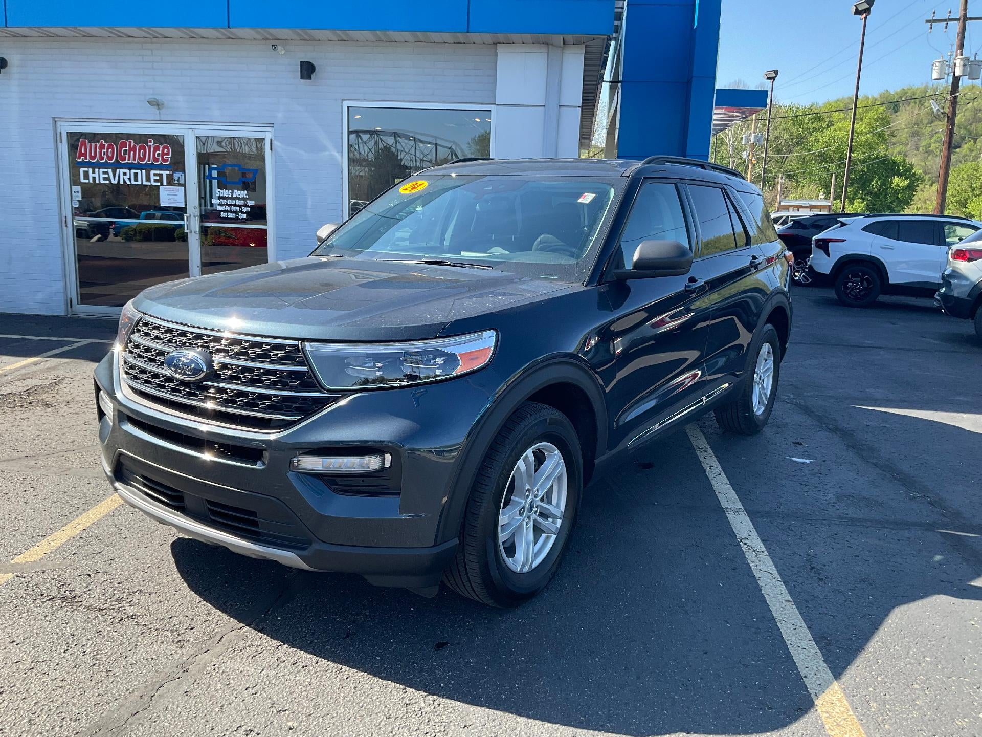2024 Ford Explorer XLT 4WD's photo