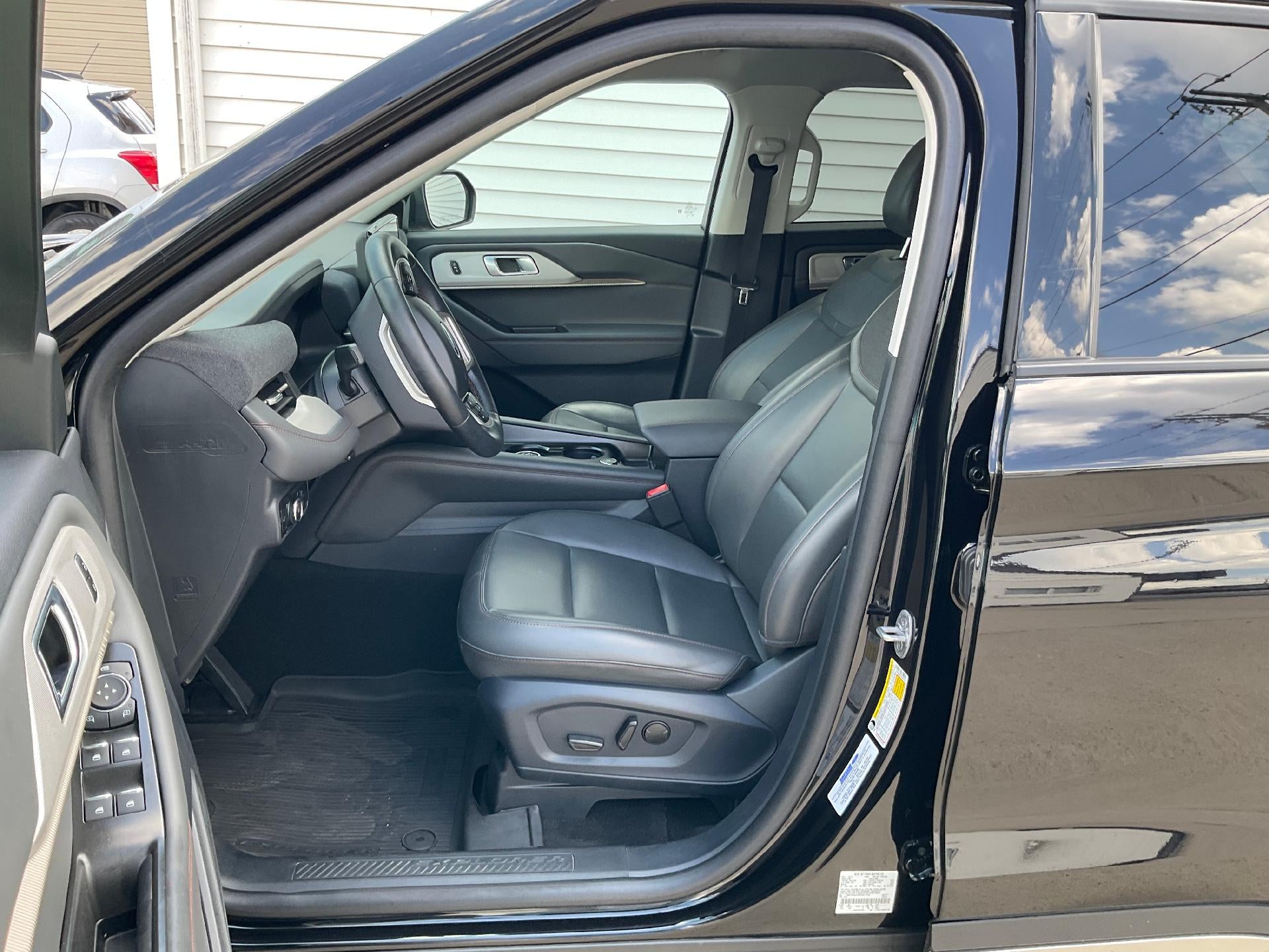 2025 Ford Explorer Active 4WD