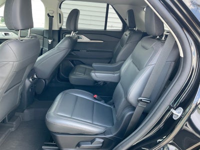 2025 Ford Explorer Active 4WD