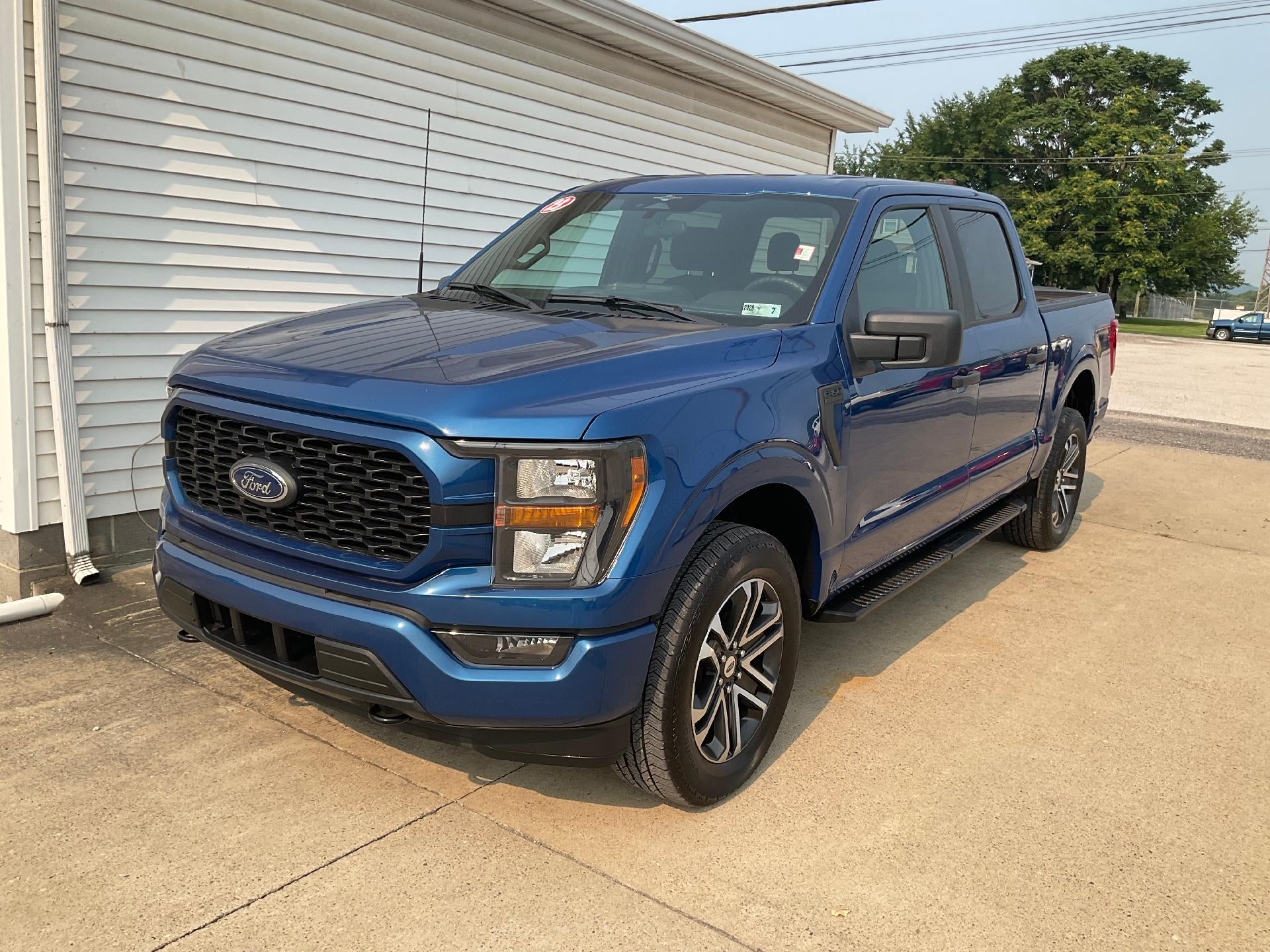 2023 Ford F-150 XL 4WD SuperCrew 5.5' Box