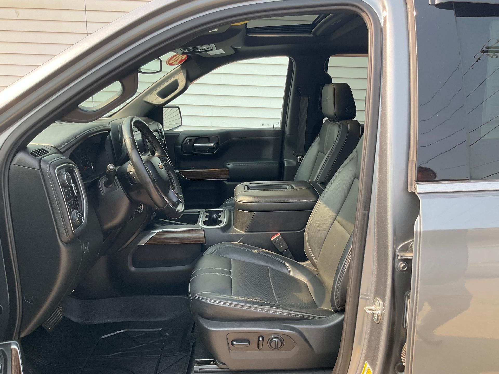 2020 Chevrolet Silverado 1500 Crew Cab Short Box 4-Wheel Drive High Country