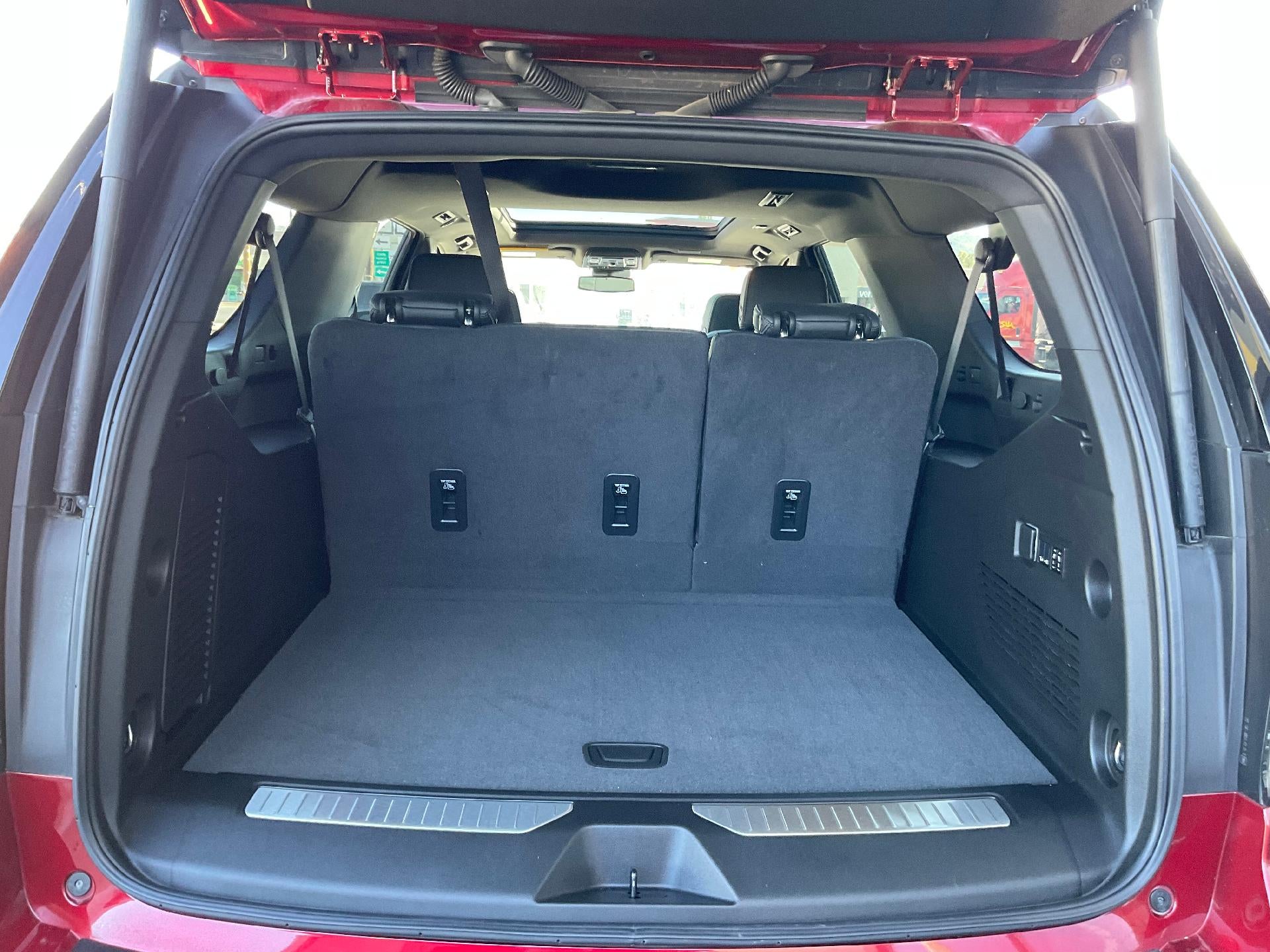 2025 Chevrolet Suburban 4WD RST