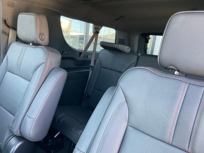 2025 Chevrolet Suburban 4WD RST