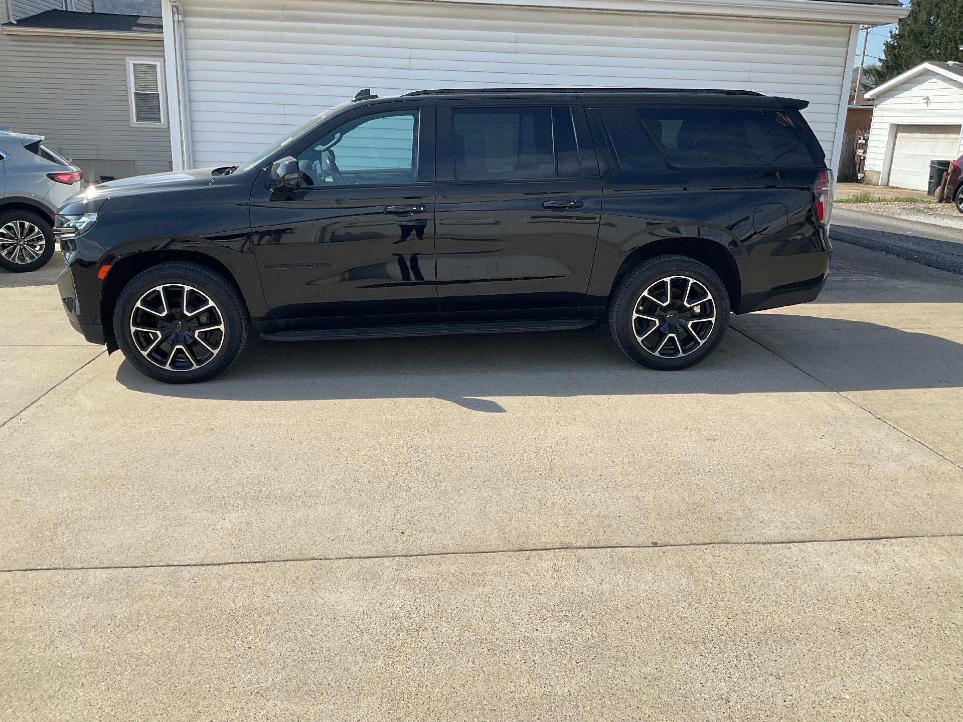 2021 Chevrolet Suburban 4WD RST