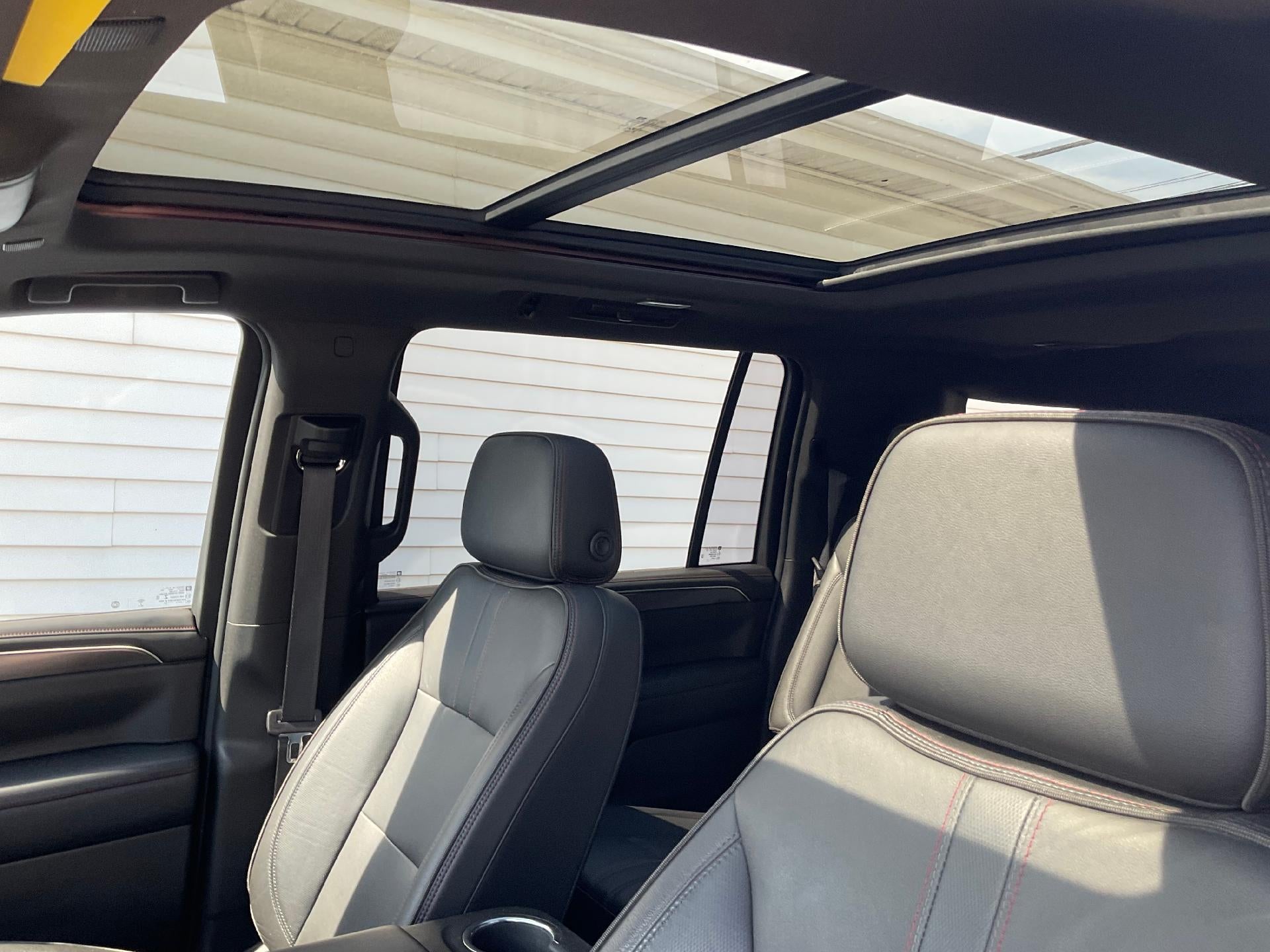2021 Chevrolet Suburban 4WD RST