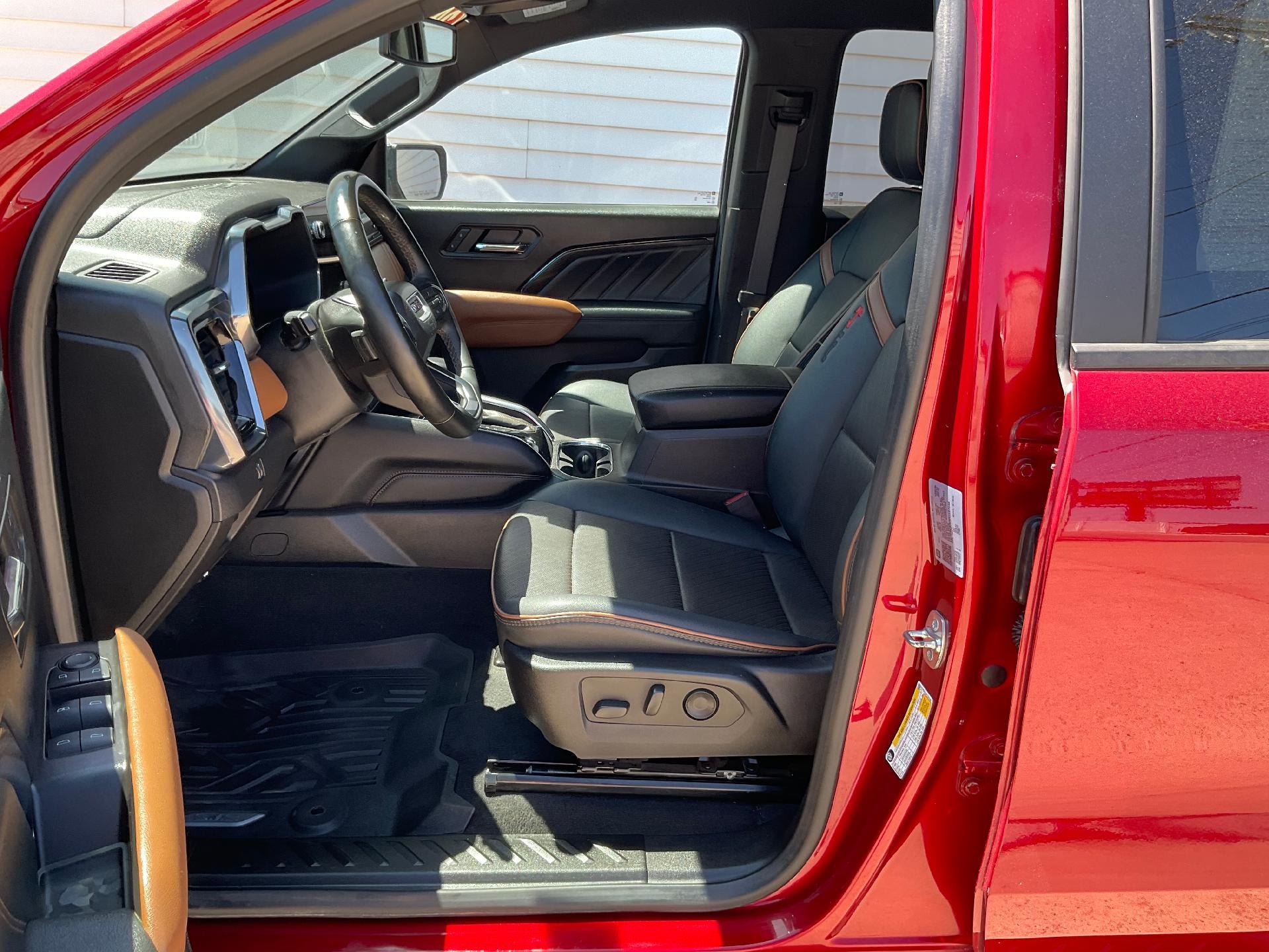 2024 GMC Canyon Crew Cab Short Box 4-Wheel Drive AT4