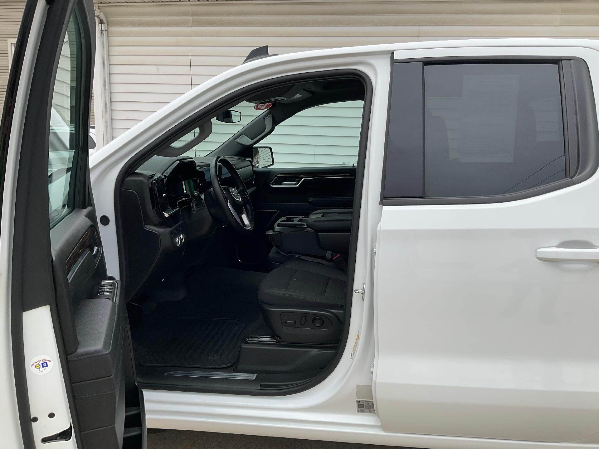 2025 GMC Sierra 1500 Double Cab Standard Box 4-Wheel Drive Elevation 3VL