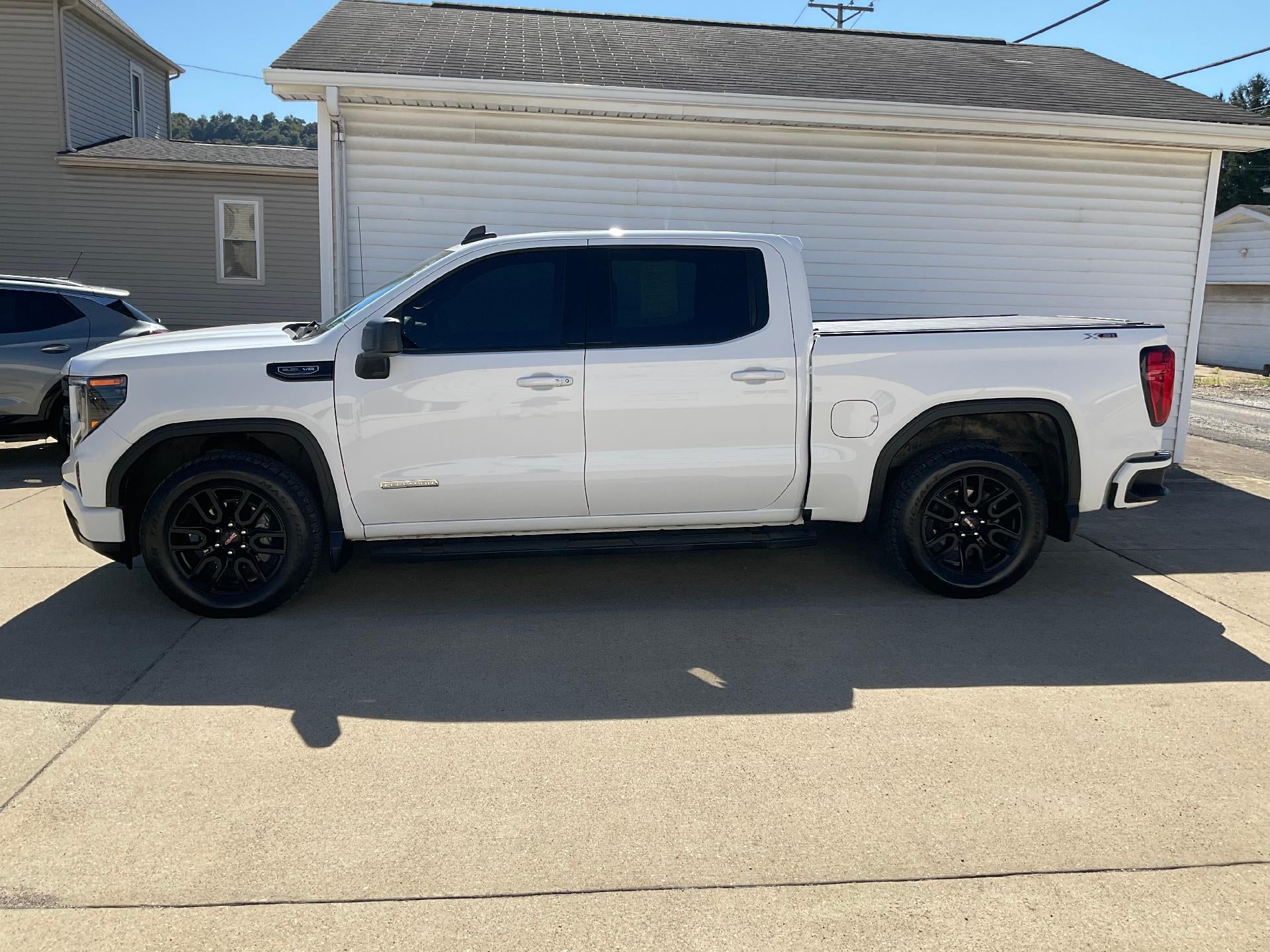 2024 GMC Sierra 1500 Crew Cab Short Box 4-Wheel Drive Elevation 3SB