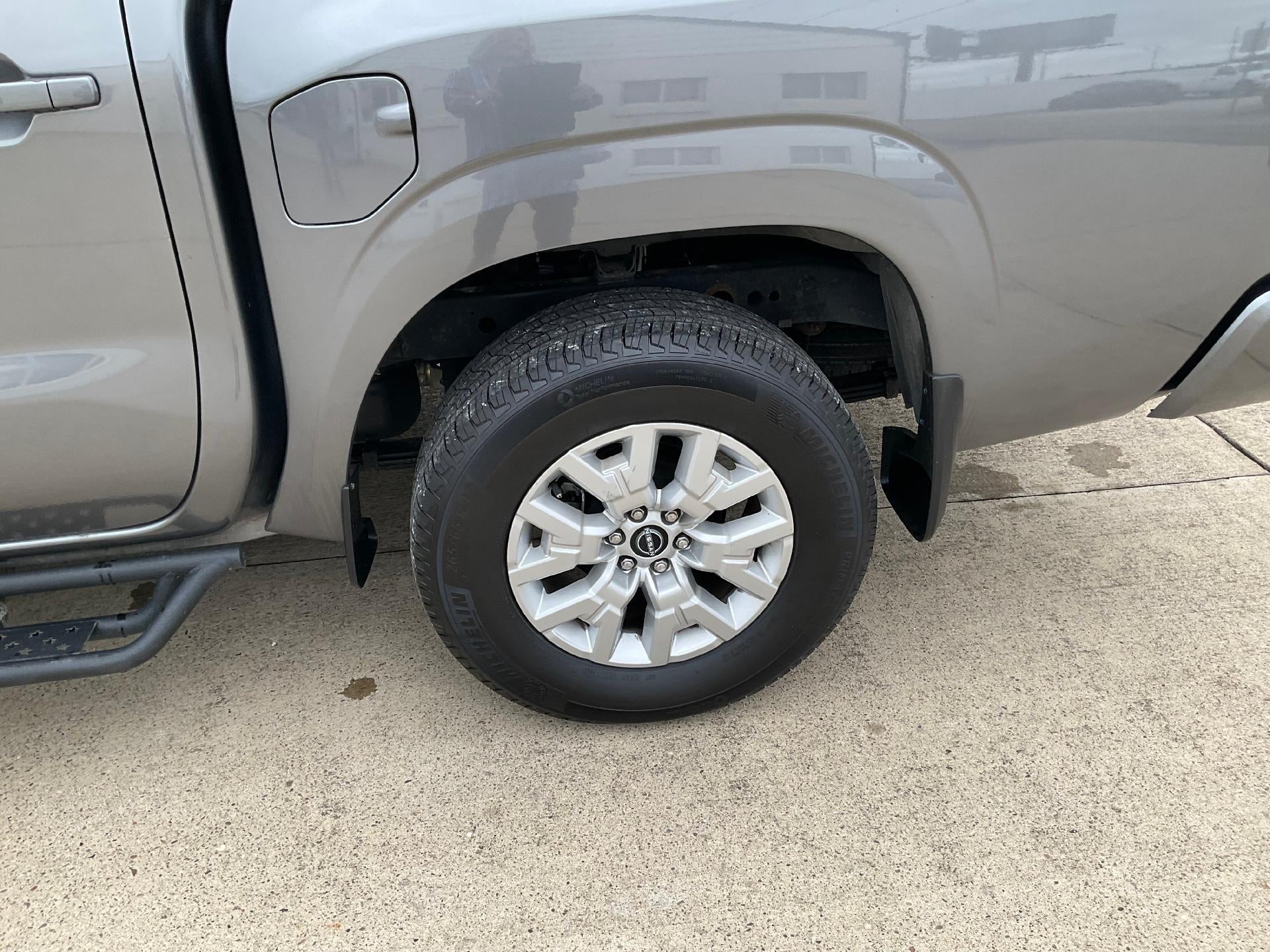 2024 Nissan Frontier Crew Cab 4x4 SV