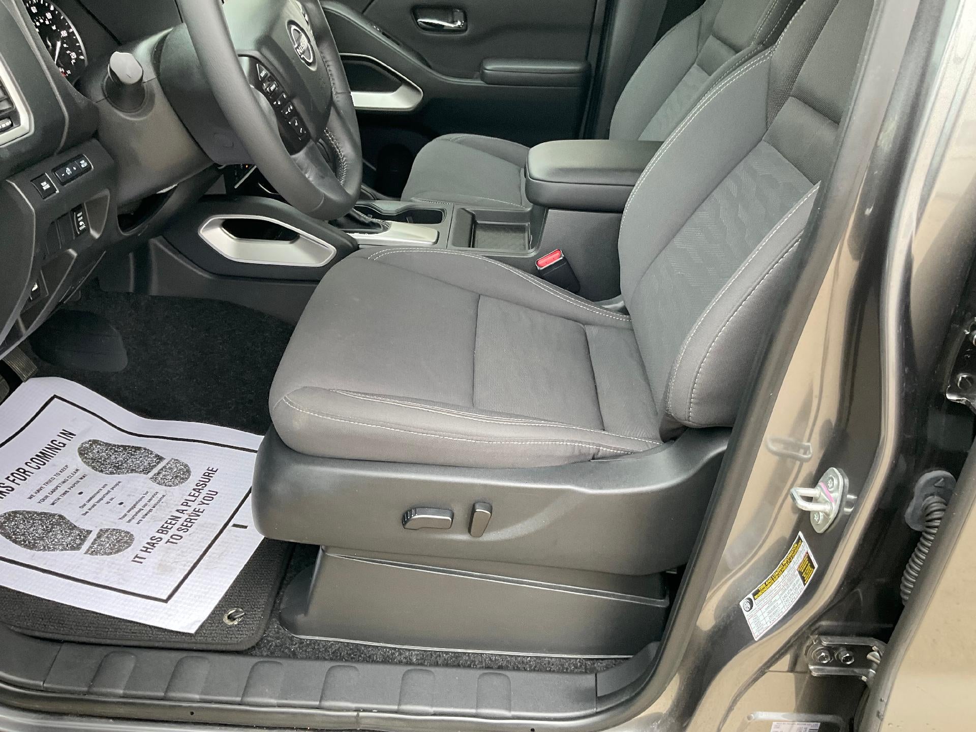 2024 Nissan Frontier Crew Cab 4x4 SV