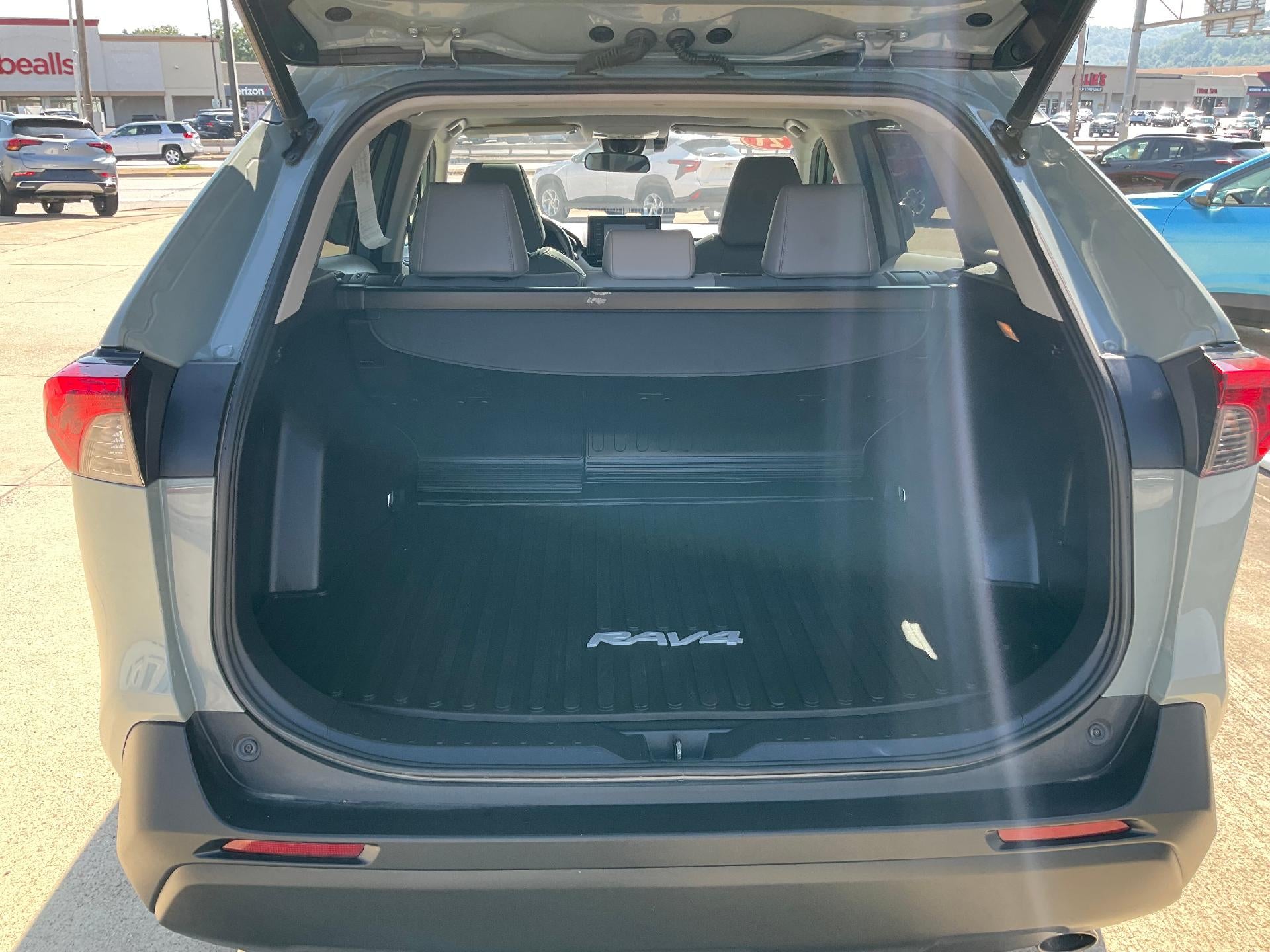 2021 Toyota RAV4 XLE Premium AWD (Natl)