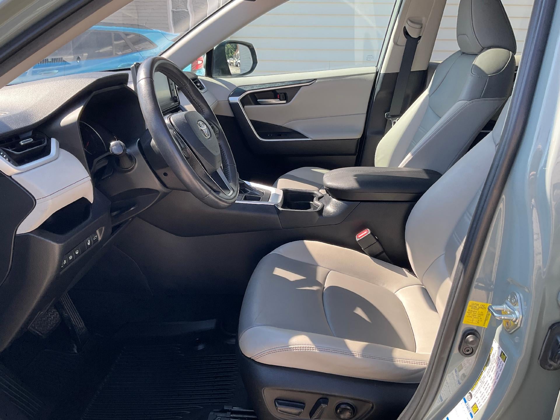 2021 Toyota RAV4 XLE Premium AWD (Natl)
