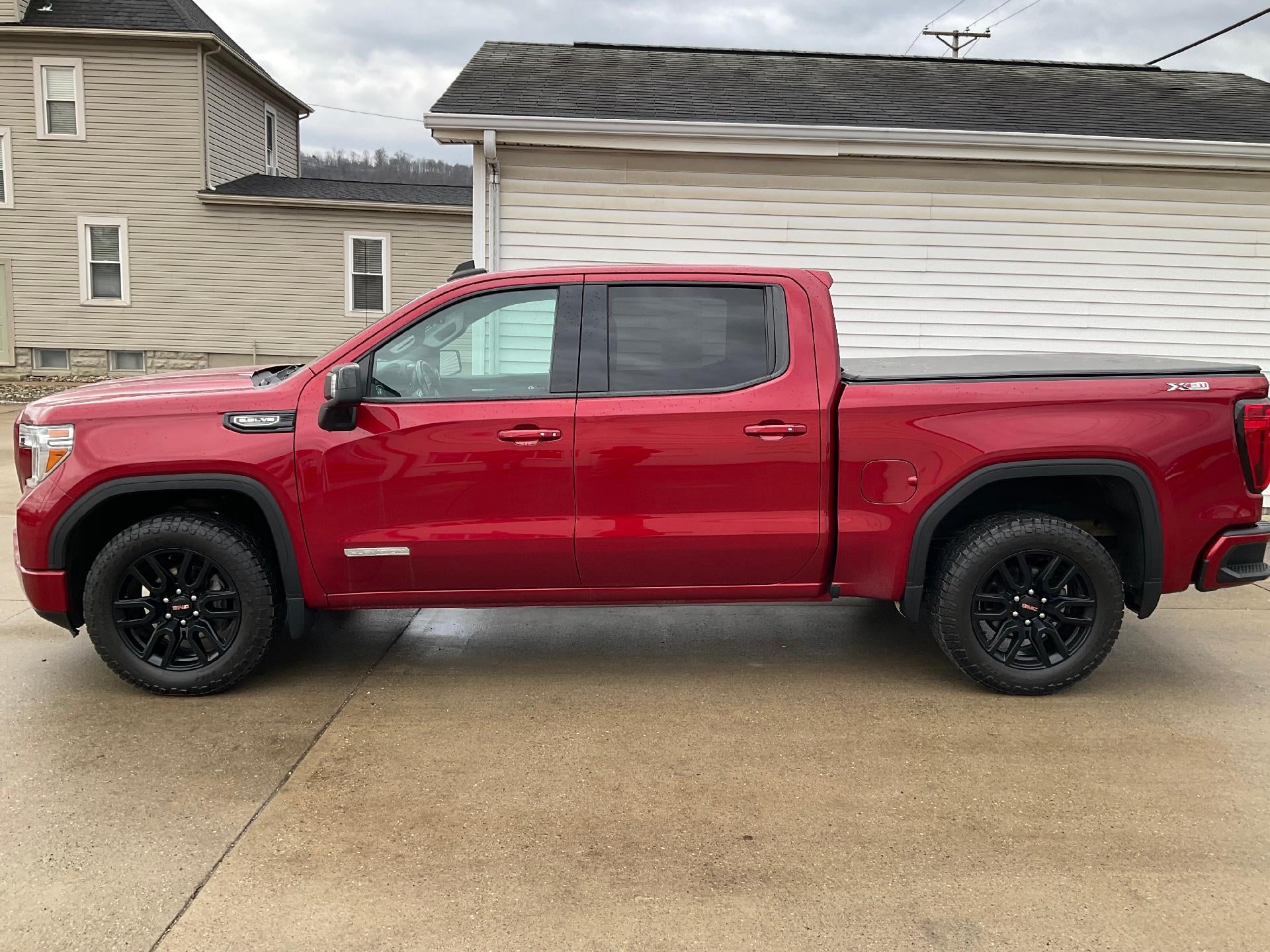 2021 GMC Sierra 1500 Crew Cab Short Box 4-Wheel Drive Elevation 3SB