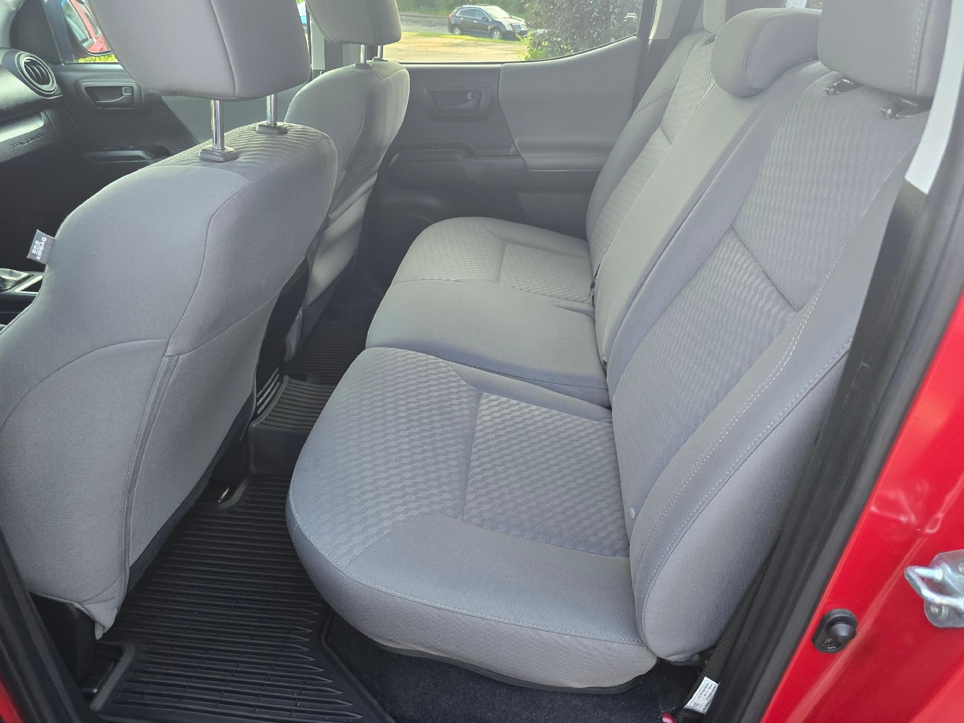 2023 Toyota Tacoma 4WD 4WD SR Double Cab 5' Bed V6 AT (GS)