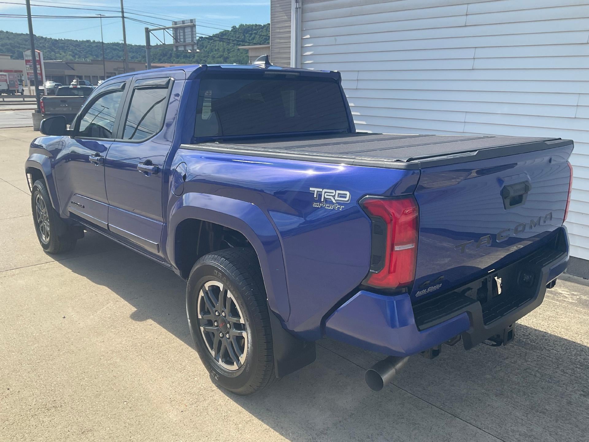 2025 Toyota Tacoma 4WD 4WD SR Double Cab 5' Bed MT (Natl)