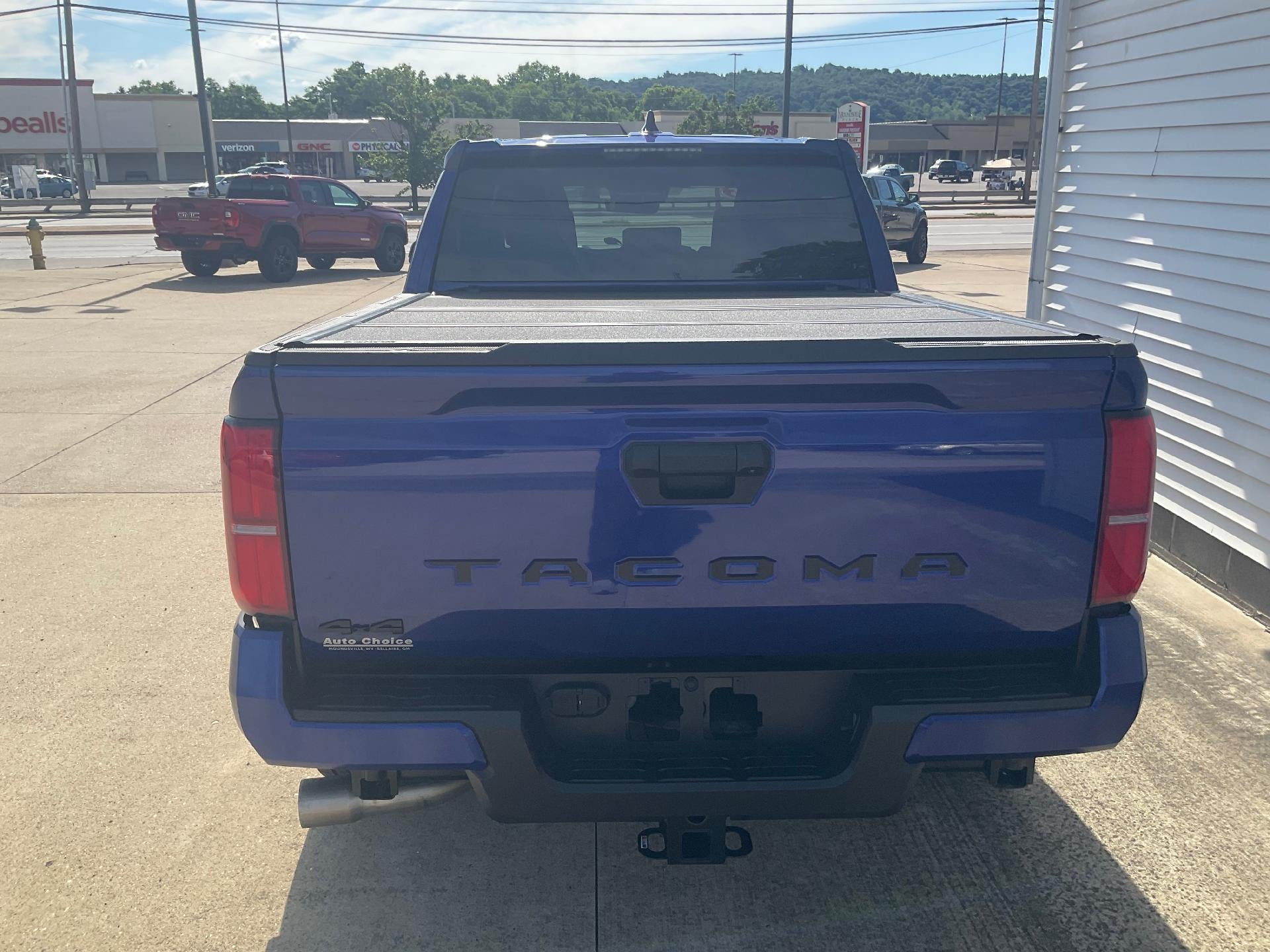 2025 Toyota Tacoma 4WD 4WD SR Double Cab 5' Bed MT (Natl)