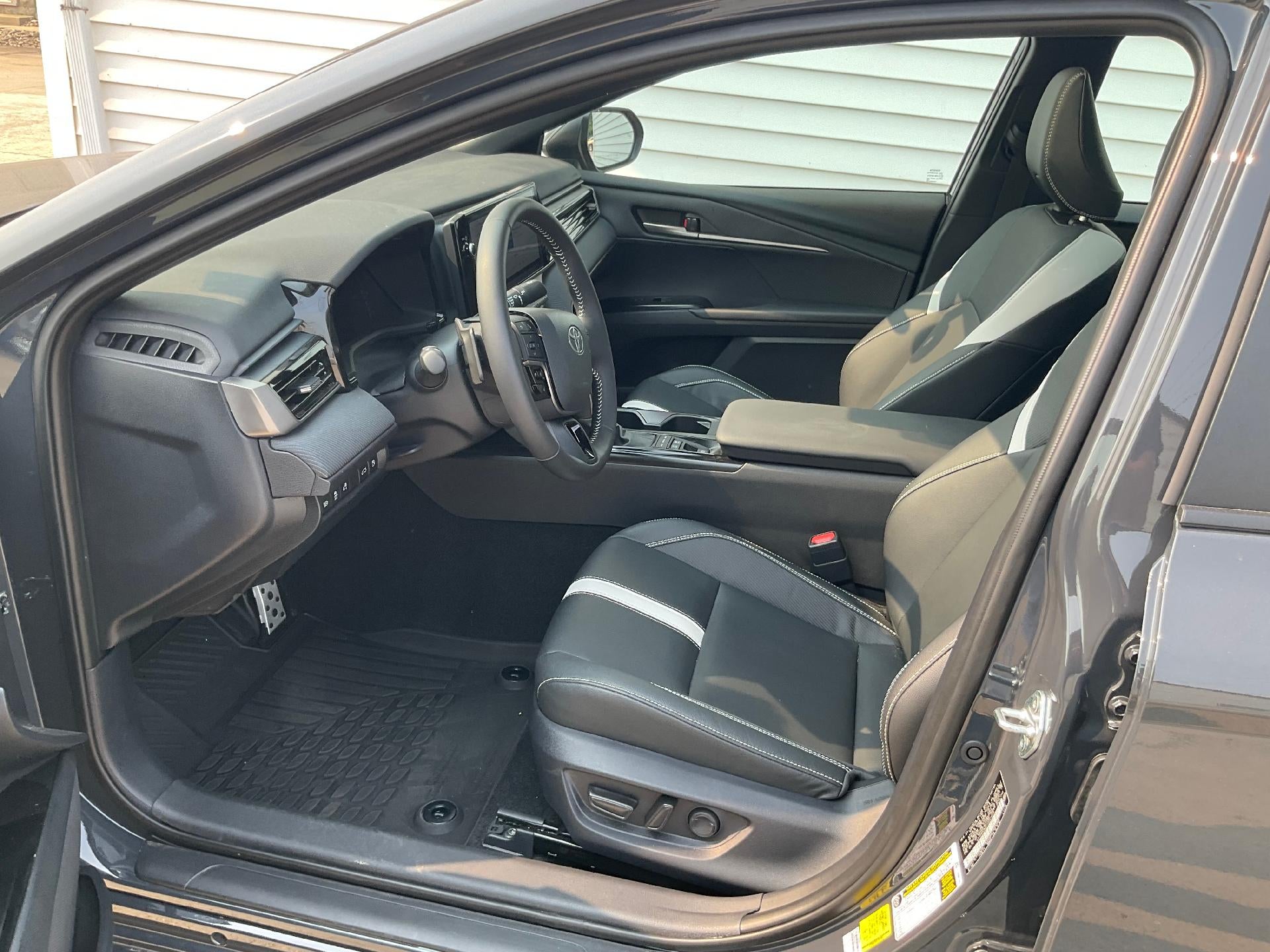 2026 Toyota Camry LE AWD (Natl)