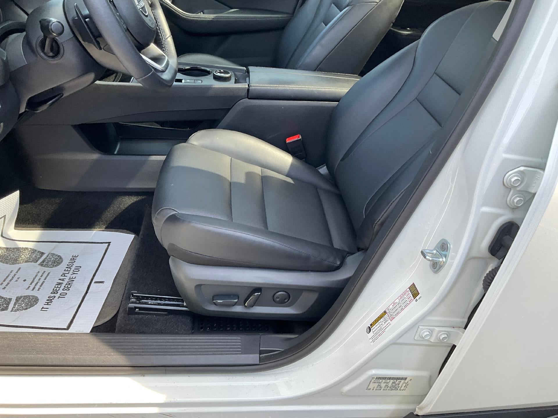 2023 Nissan Rogue AWD SV *Ltd Avail*