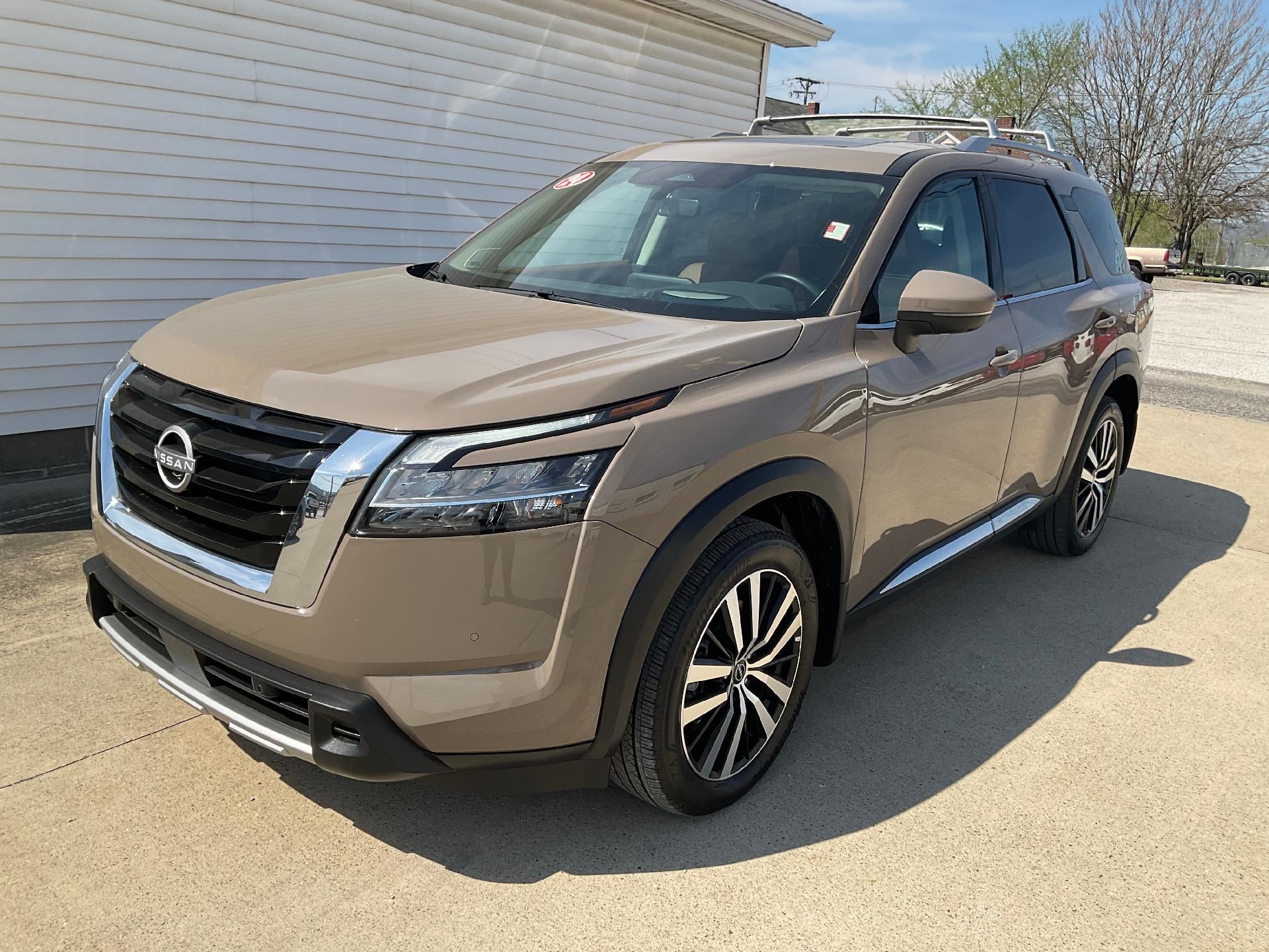2024 Nissan Pathfinder Platinum 2WD