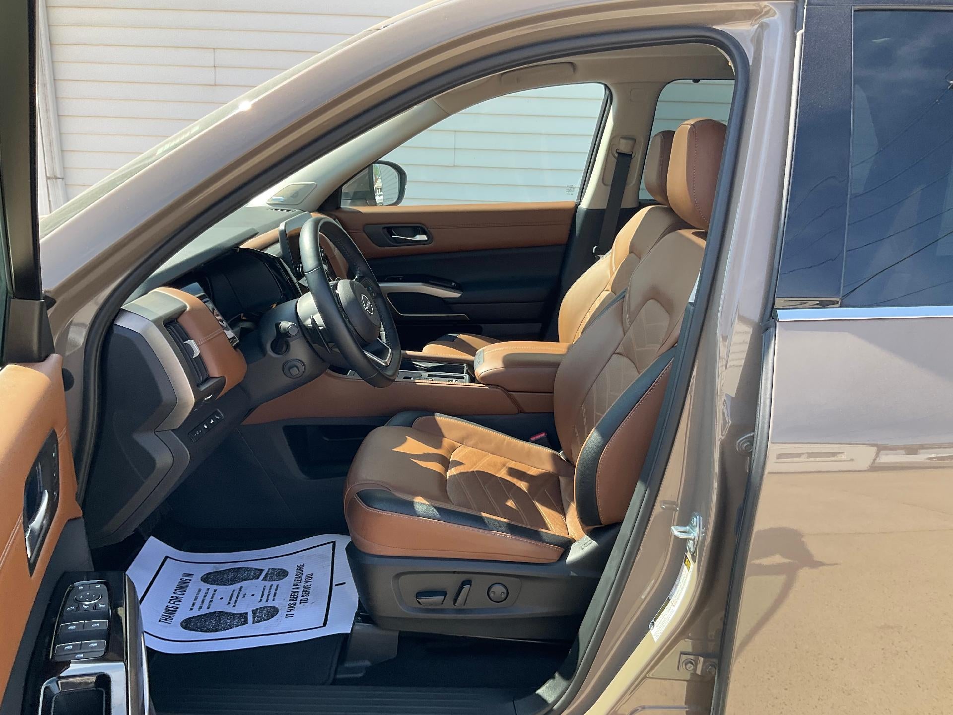 2024 Nissan Pathfinder Platinum 2WD