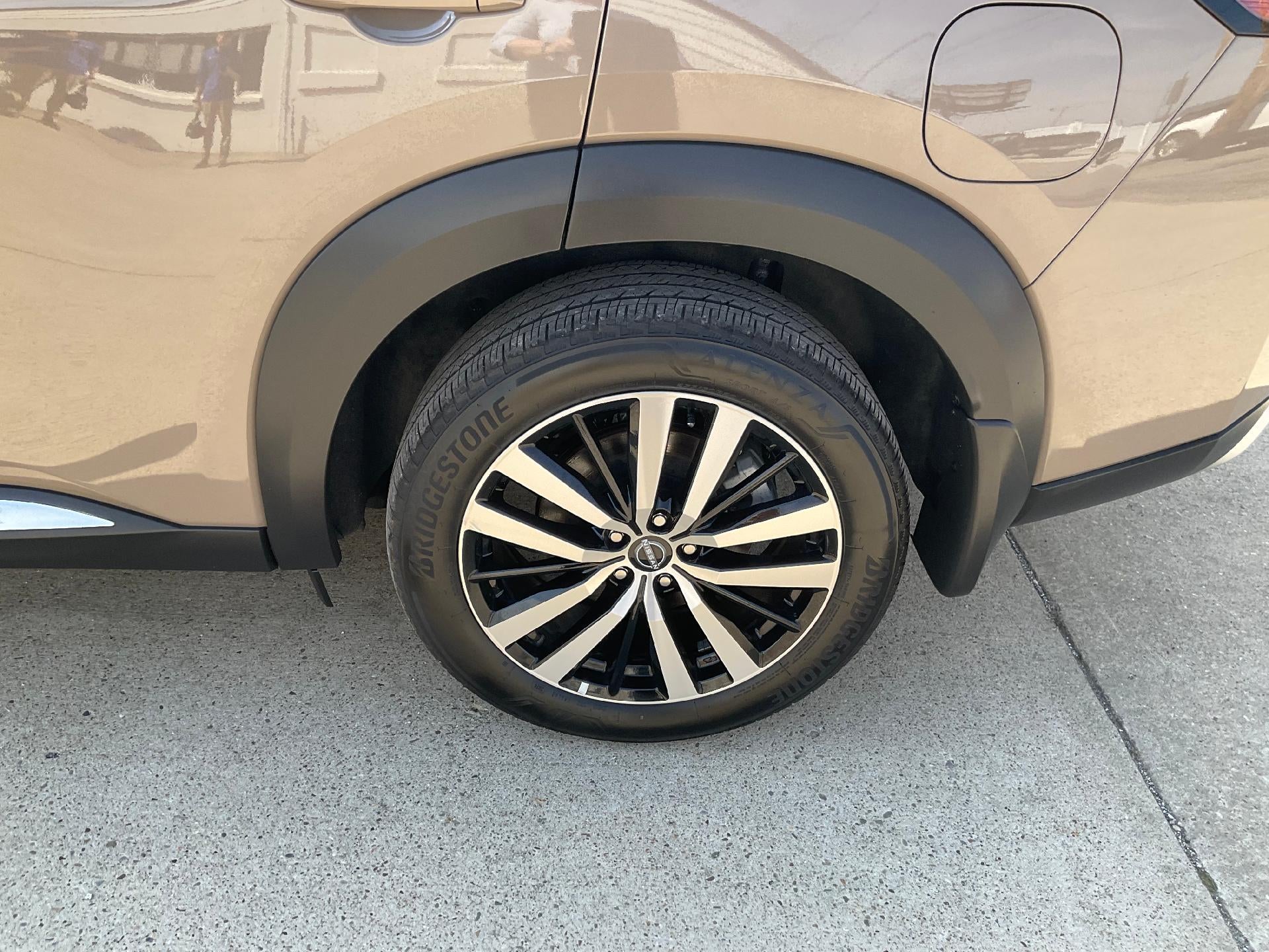 2024 Nissan Pathfinder Platinum 2WD