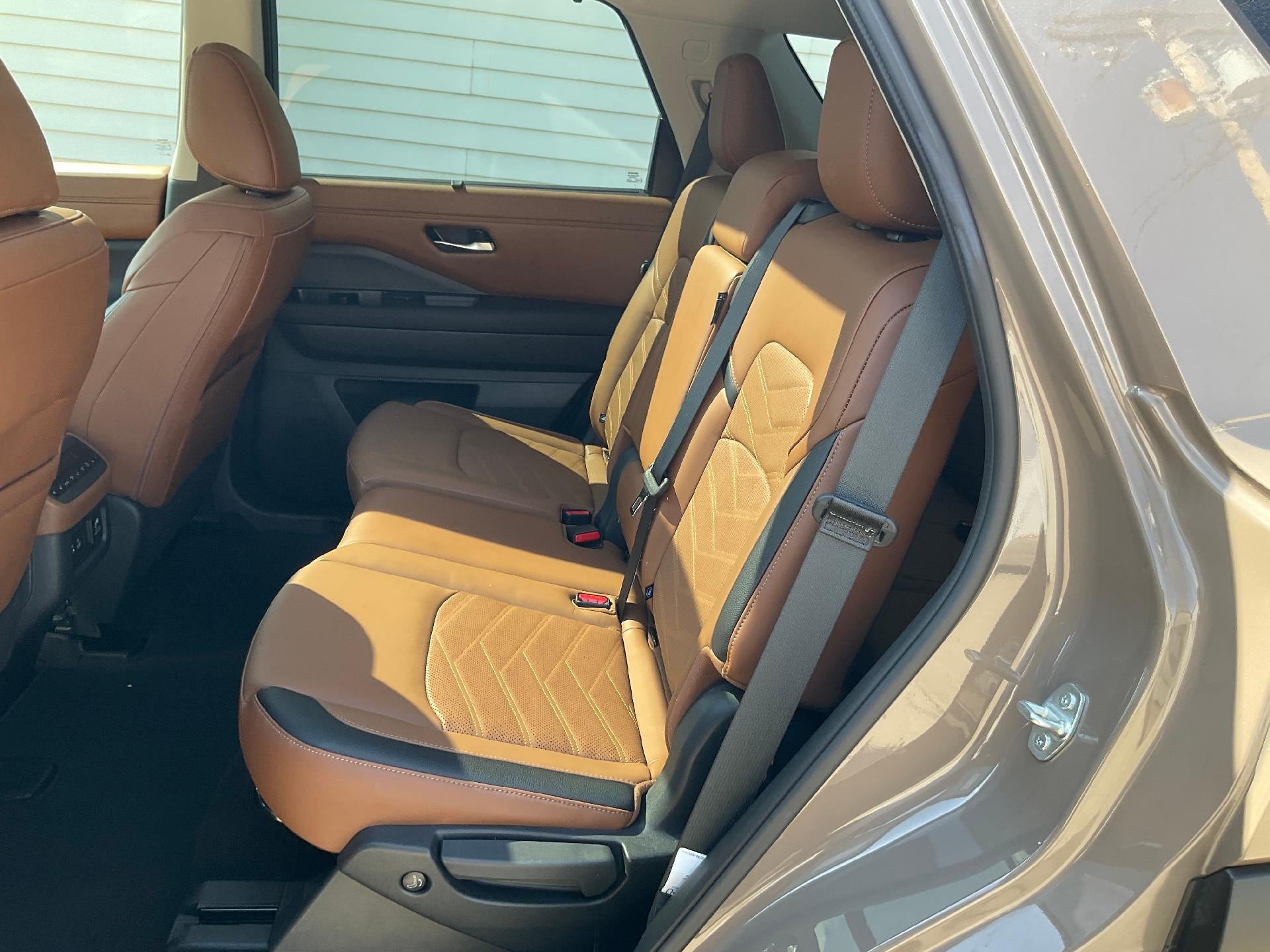 2024 Nissan Pathfinder Platinum 2WD