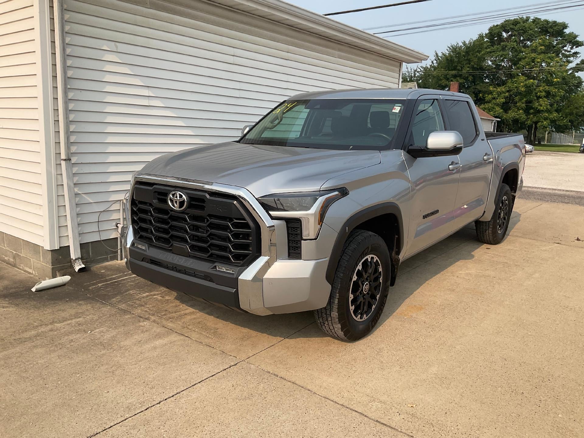 2024 Toyota Tundra 4WD 4WD SR5 CrewMax 5.5' Bed (SE)
