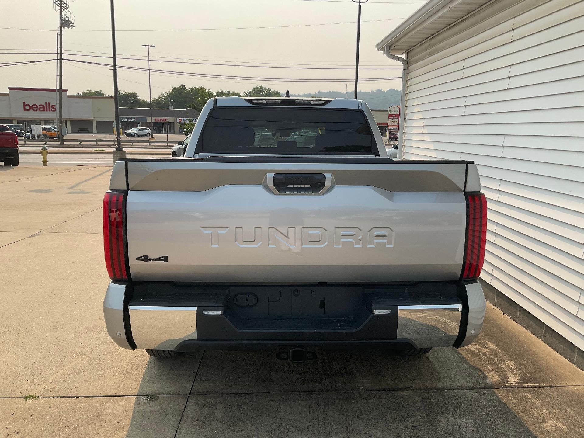 2024 Toyota Tundra 4WD 4WD SR5 CrewMax 5.5' Bed (SE)