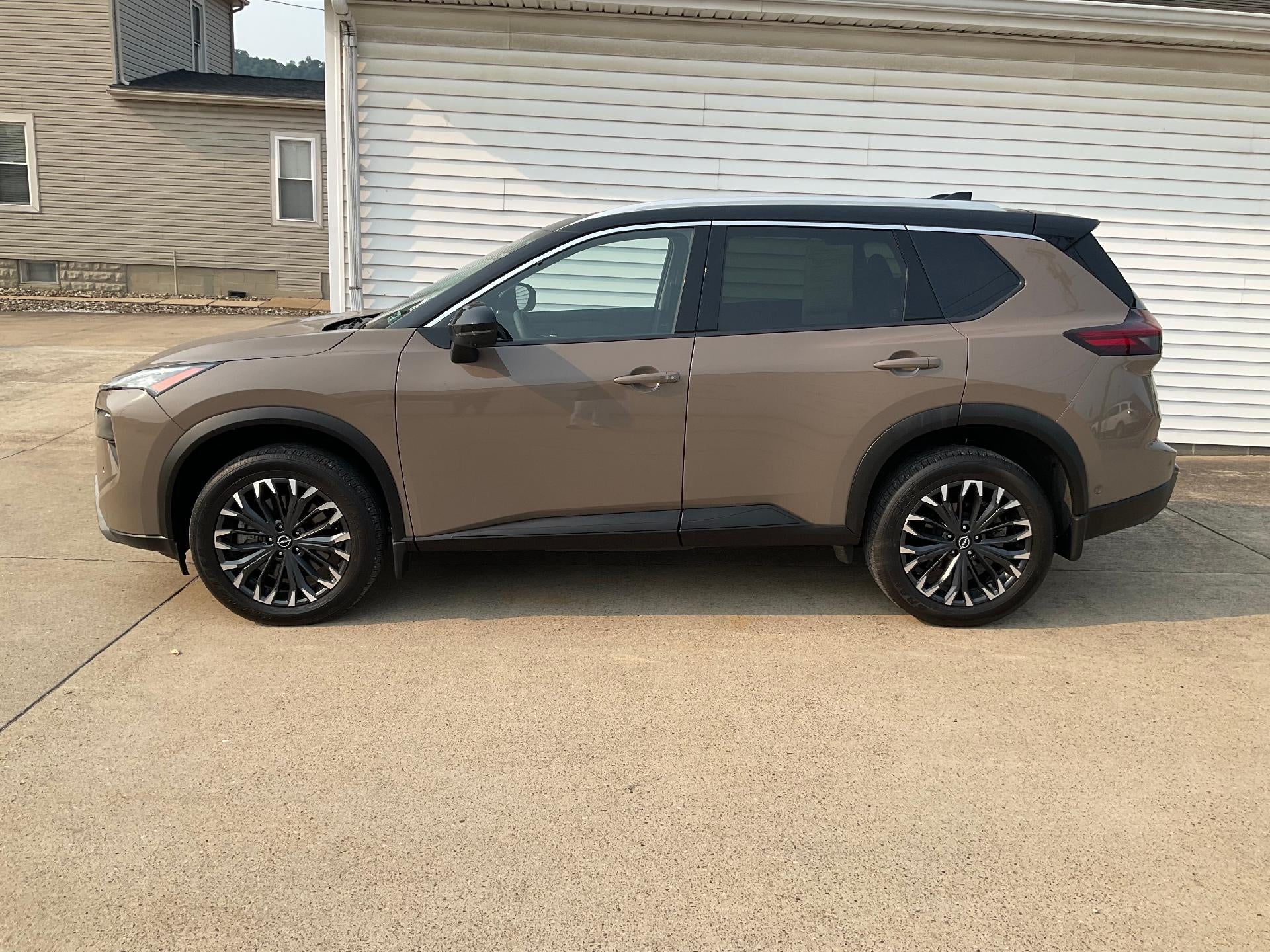 2025 Nissan Rogue AWD SL