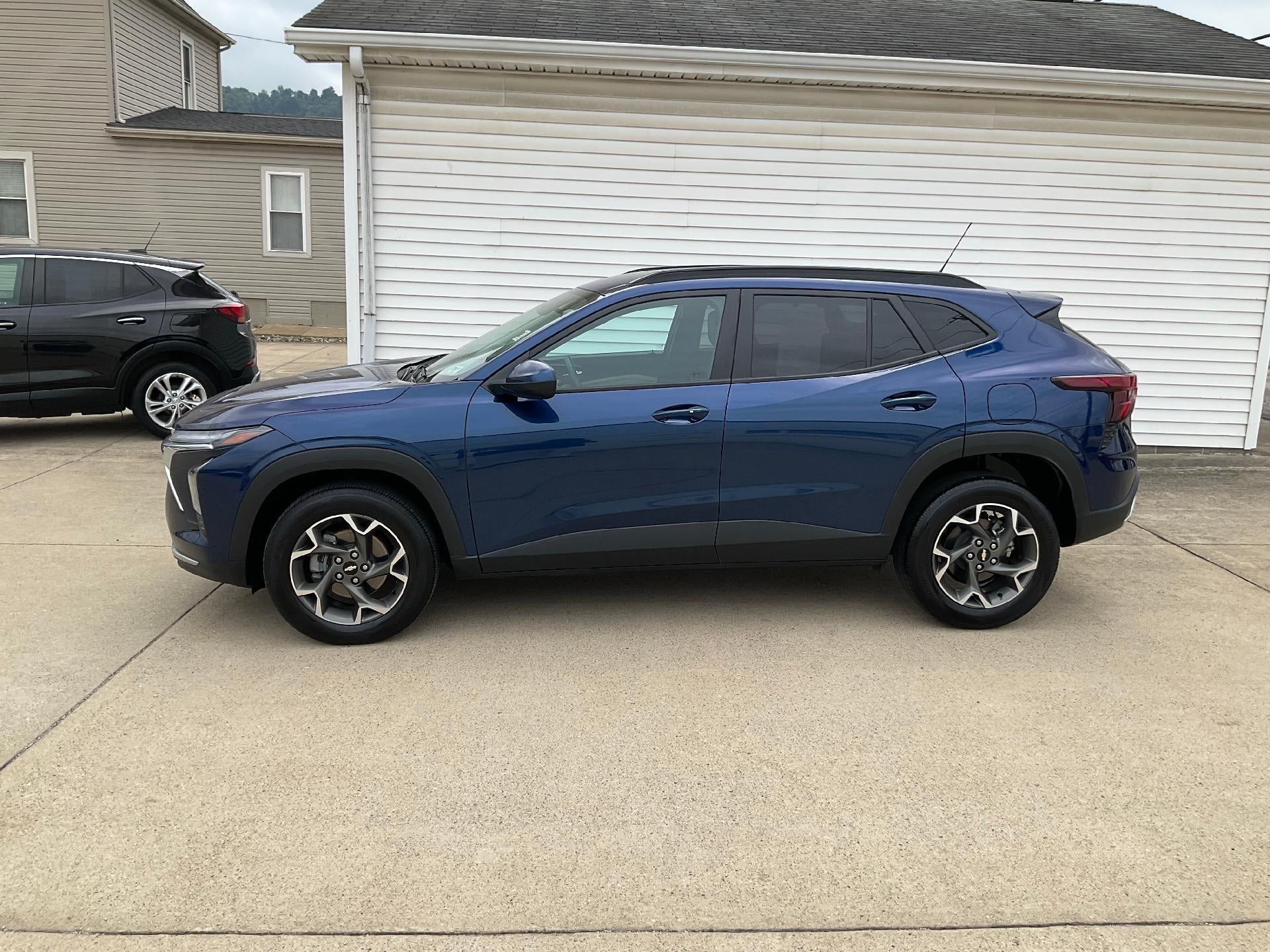 2024 Chevrolet Trax FWD 4dr LT