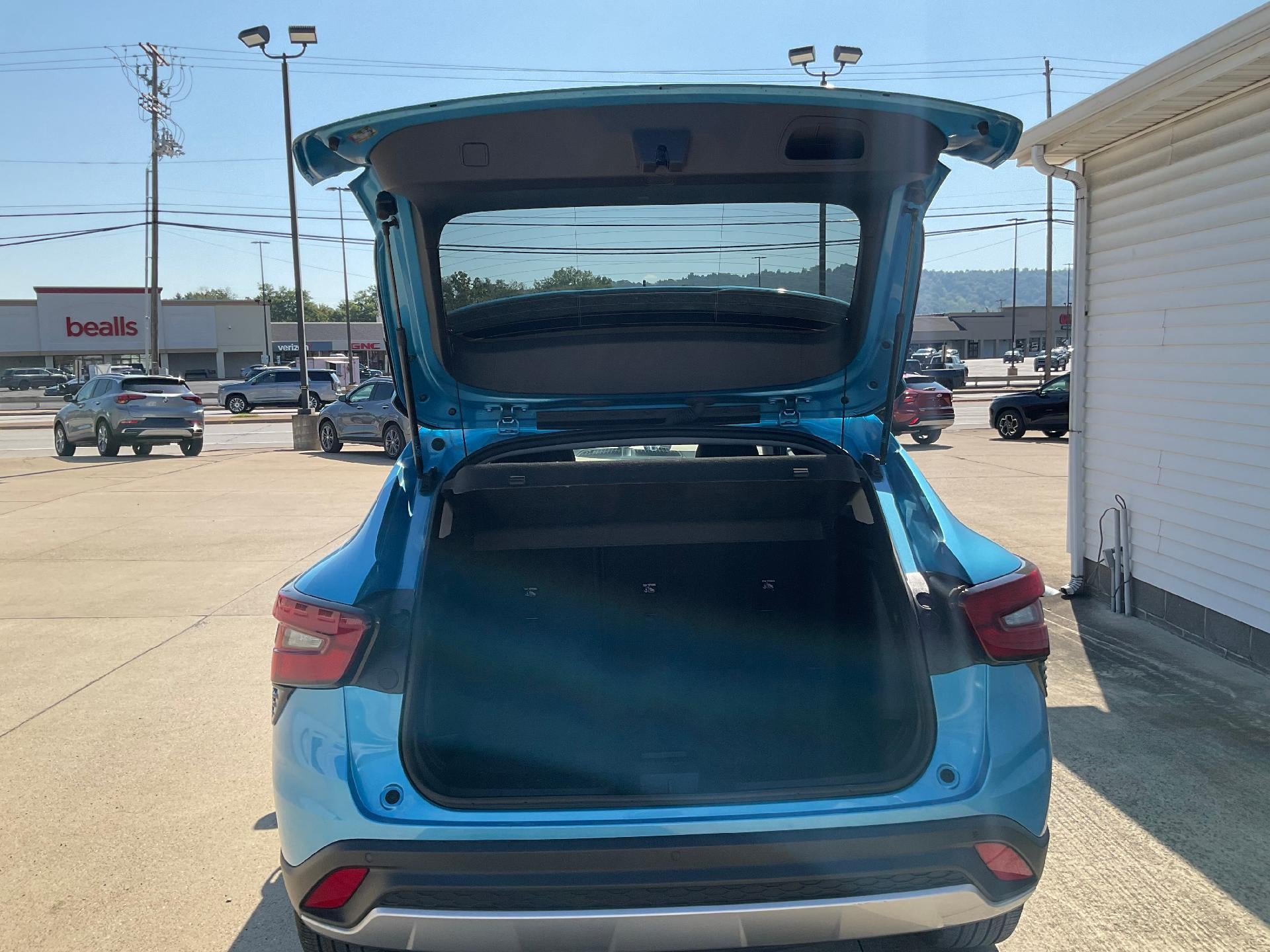 2025 Chevrolet Trax FWD 4dr LT