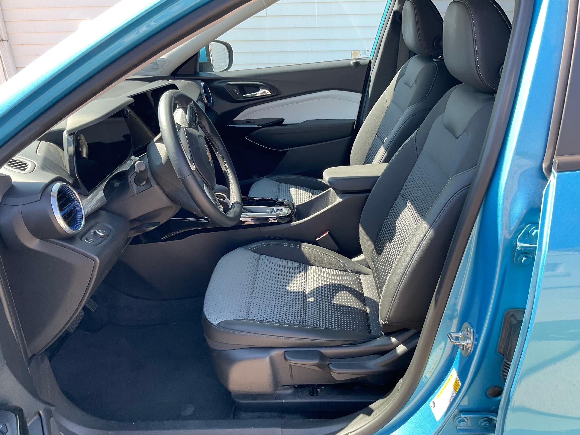 2025 Chevrolet Trax FWD 4dr LT