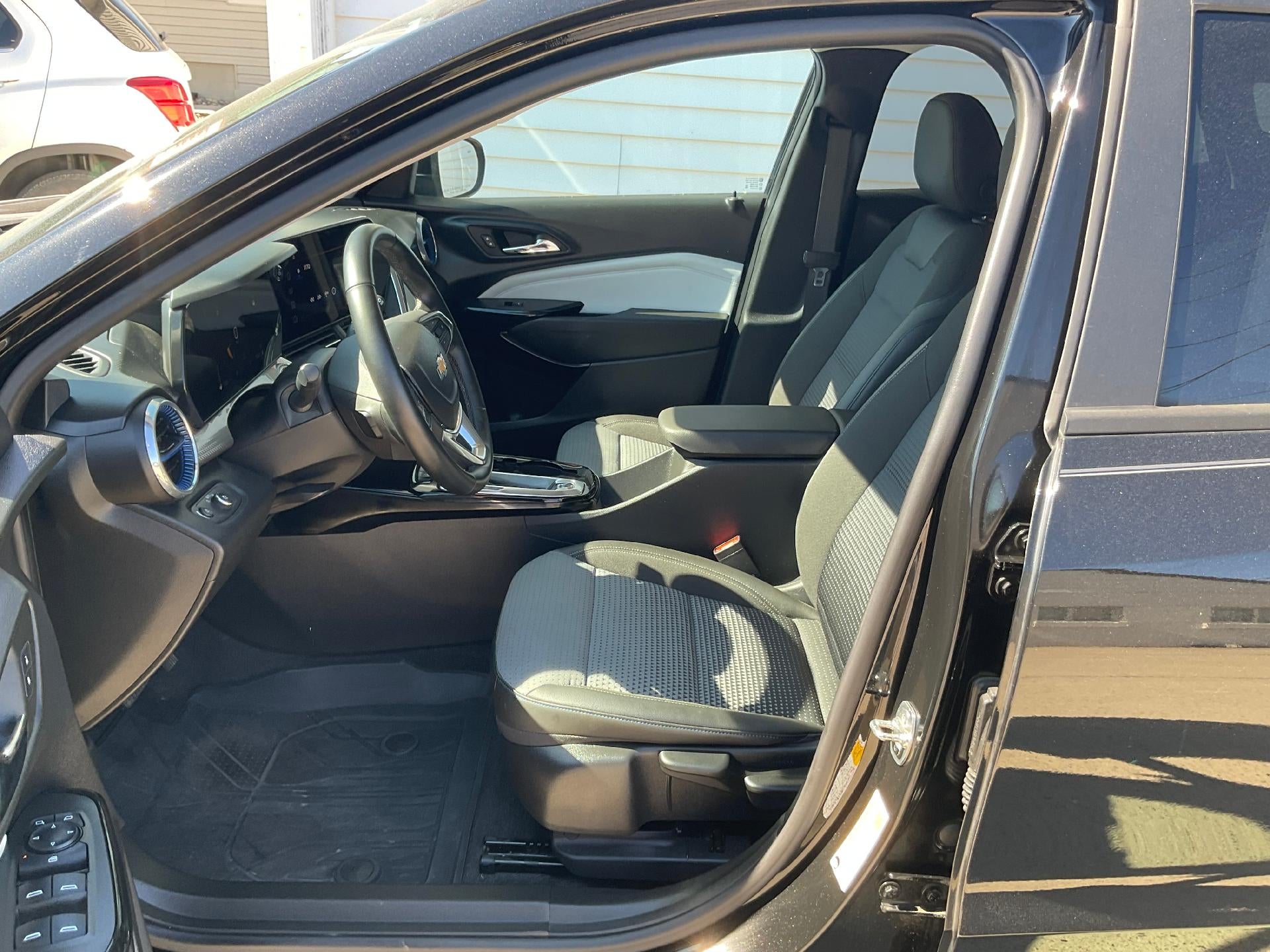 2025 Chevrolet Trax FWD 4dr LT